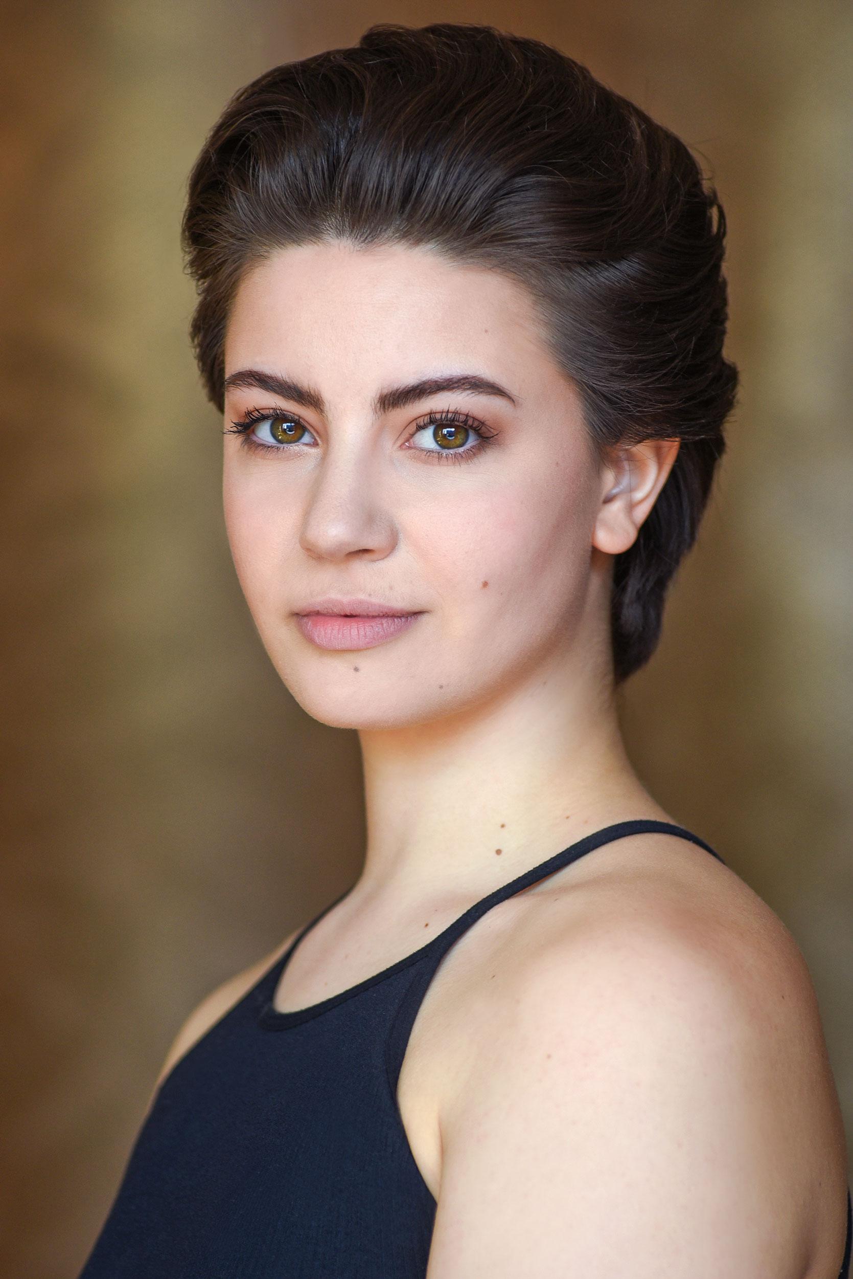 actor Keara Graves large photo