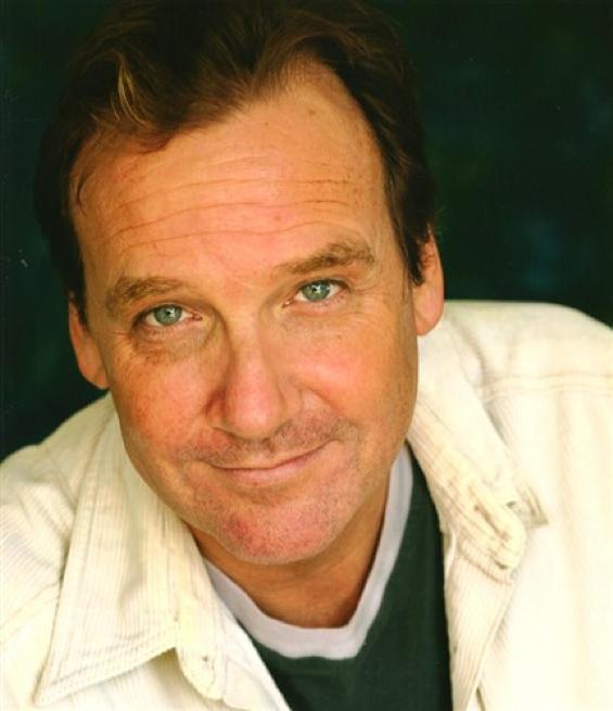 actor Evan O'Hare large photo