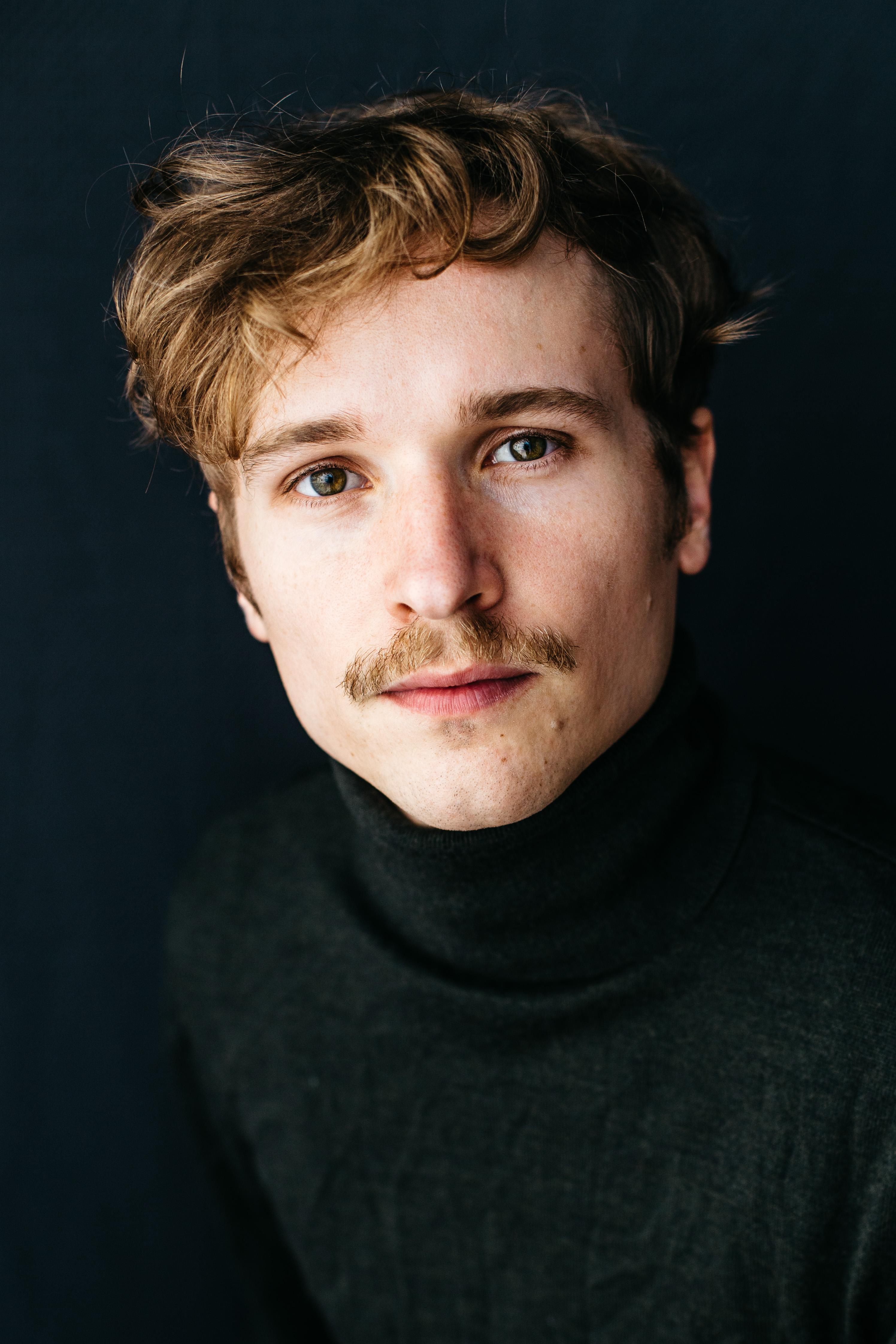 actor Anton von Lucke large photo