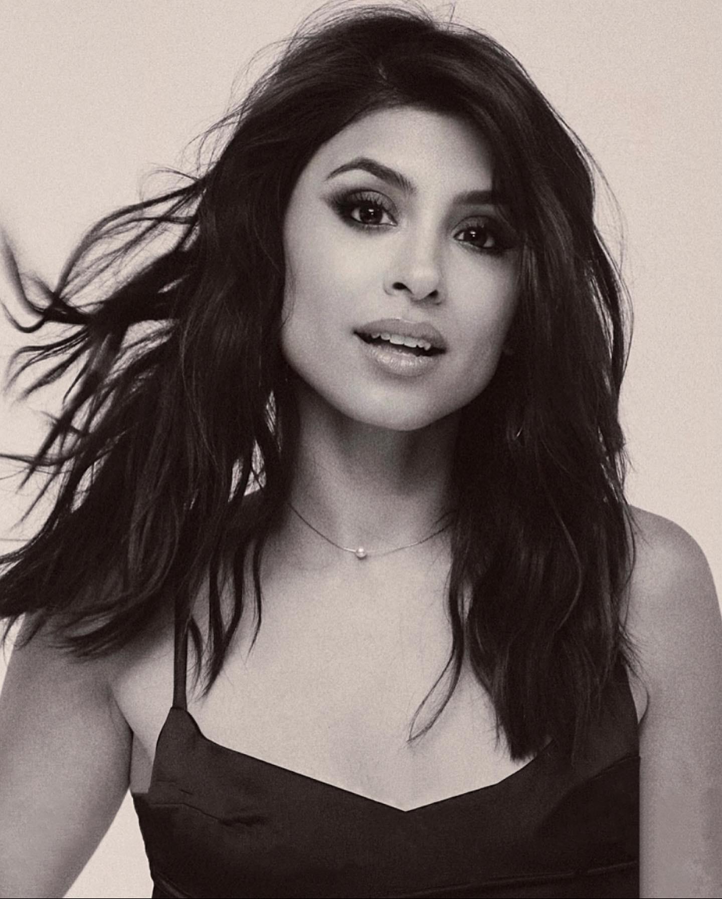 actor Gabriela Milla large photo