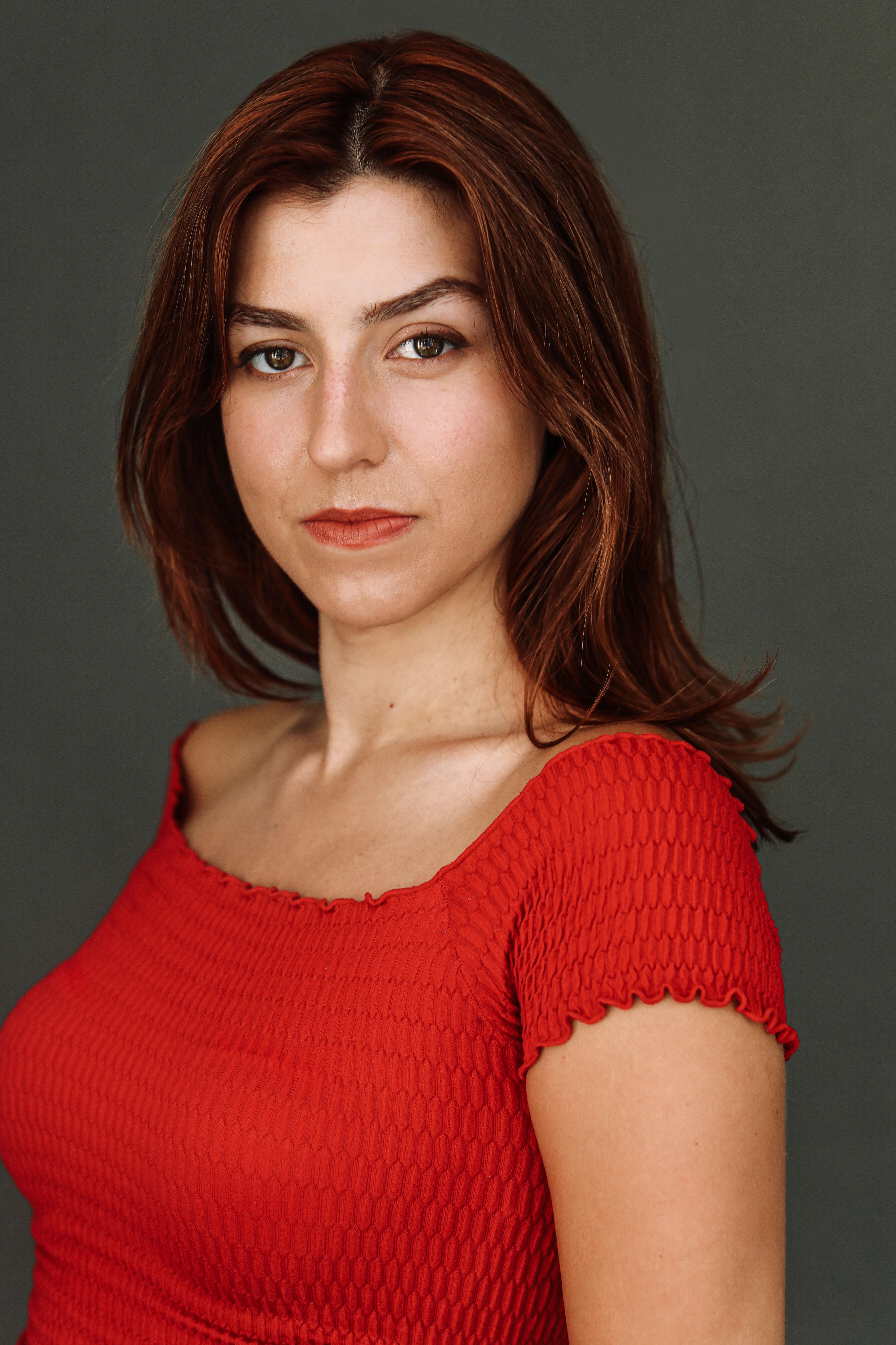 actor Kate Schroder large photo