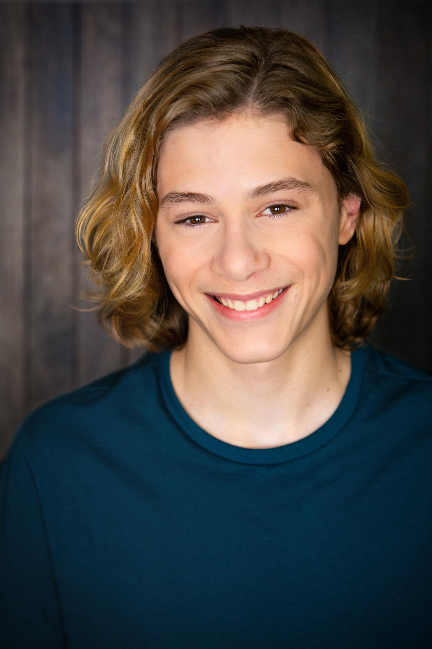 actor Dylan Neumeyer large photo