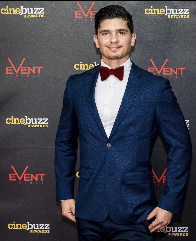 actor Helder Fernandes large photo