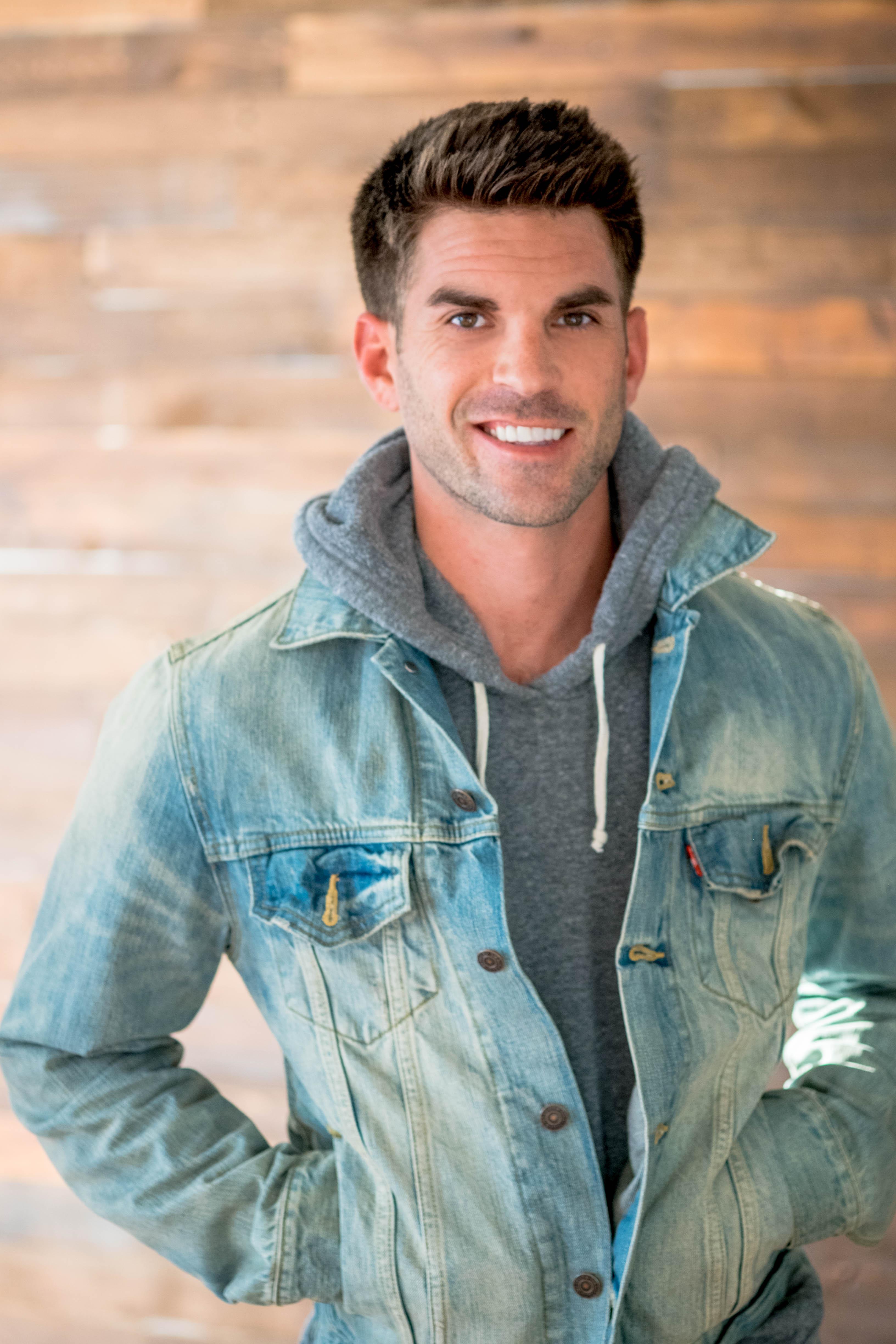 actor Brent Lydic large photo