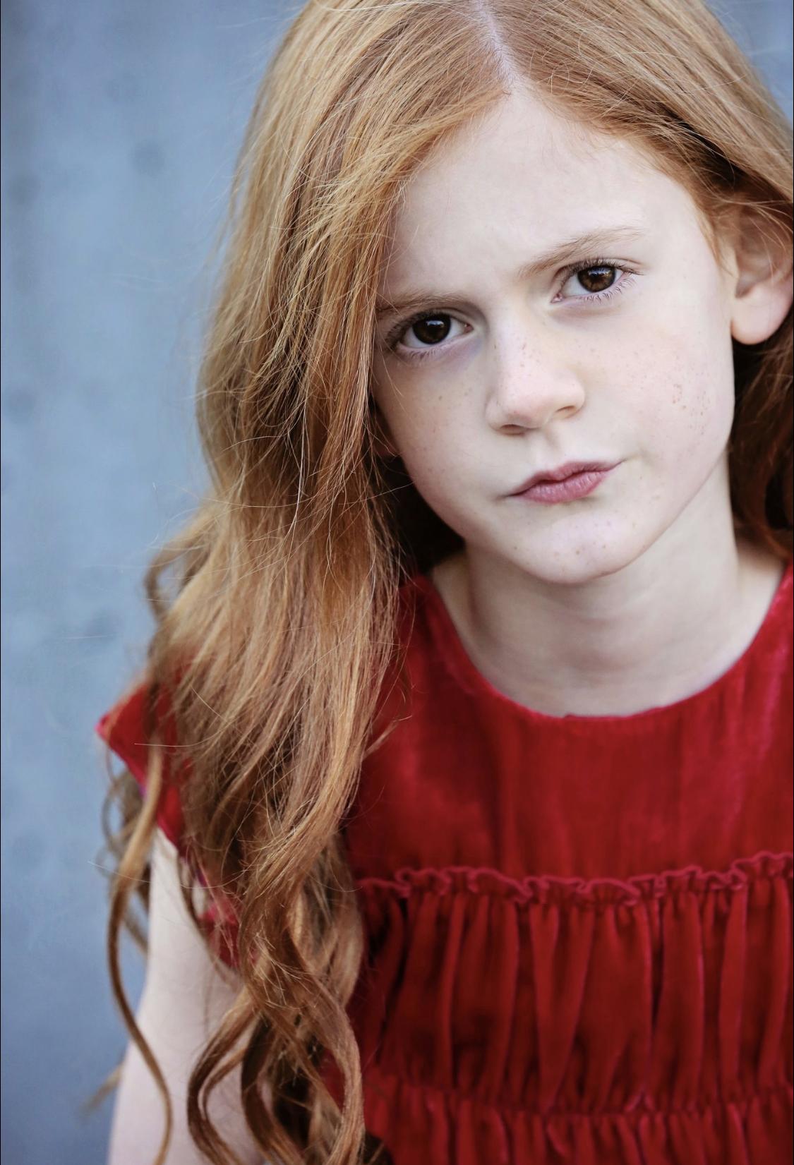 actor Belle Henry large photo