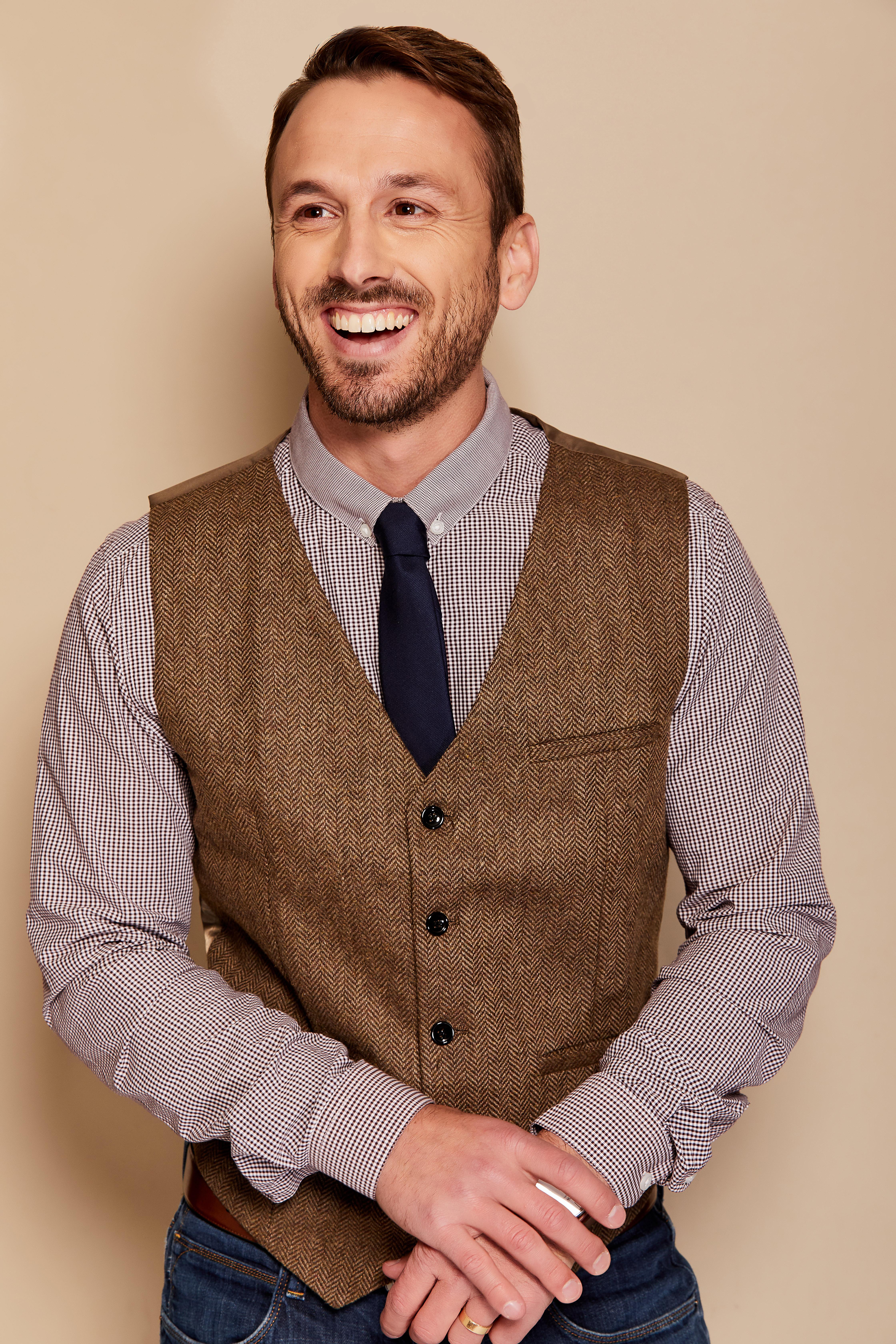 actor Adam McArthur large photo