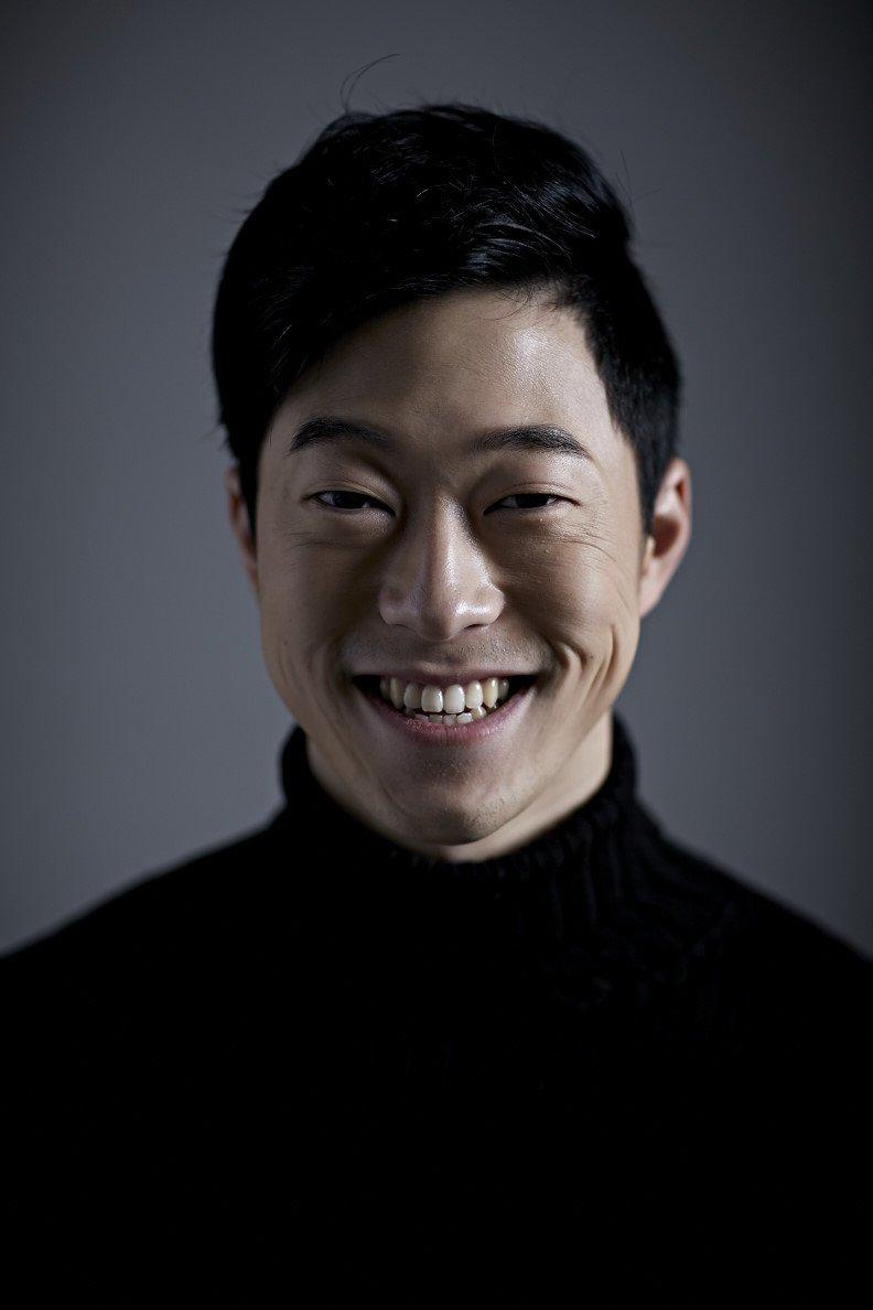 actor Lee Si-hoon large photo