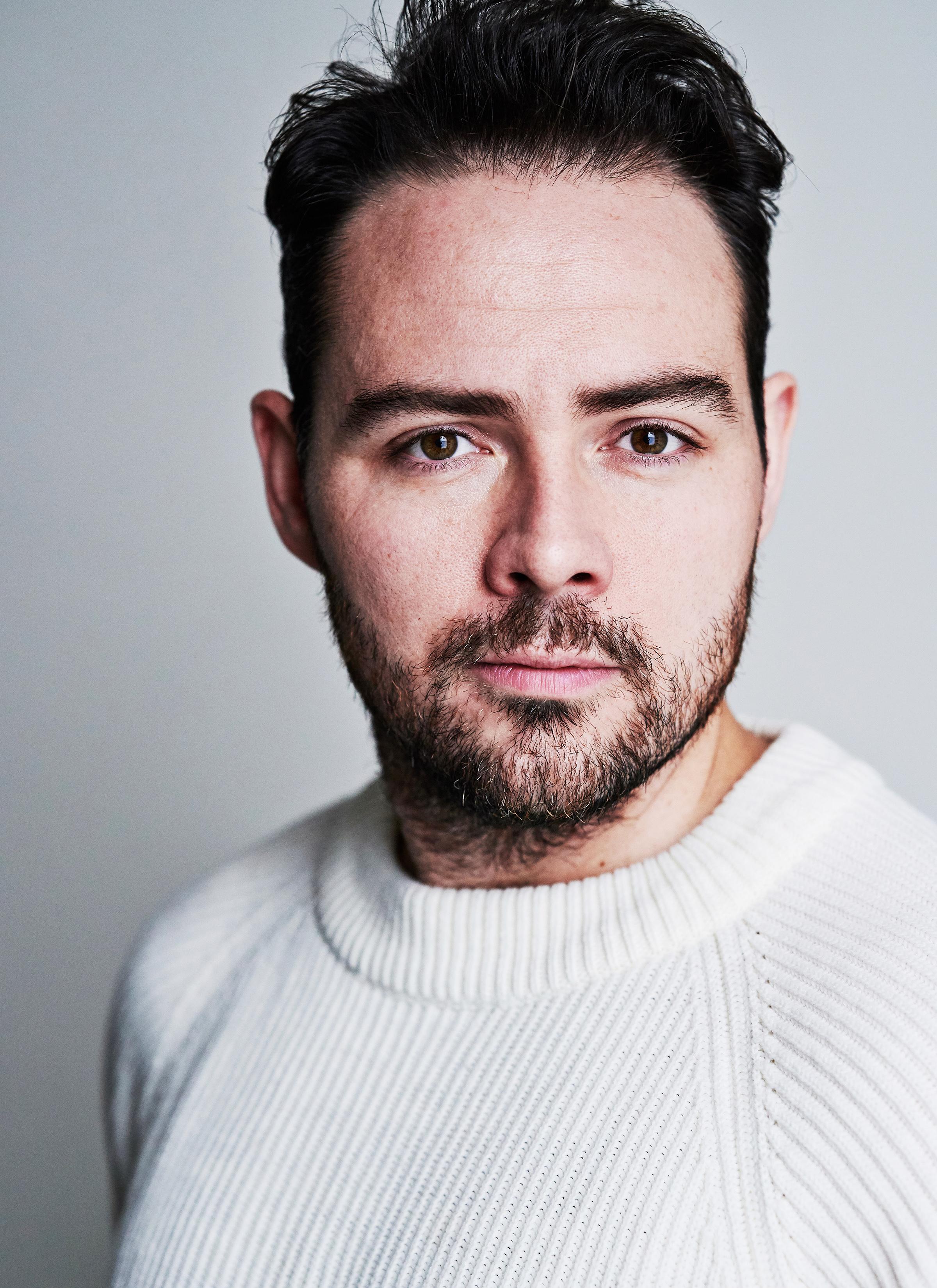 actor Ashton Spear large photo