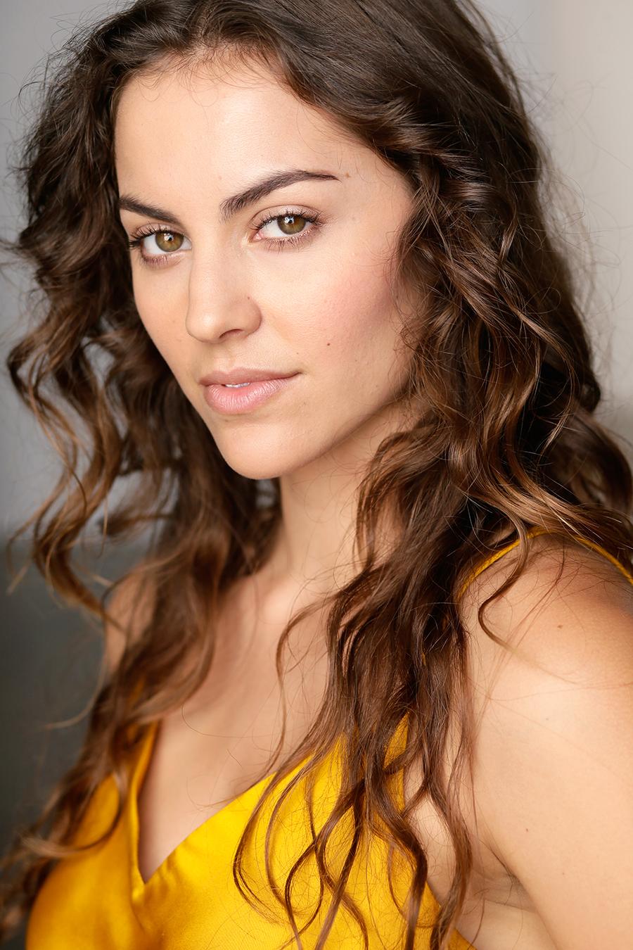 actor Annie Read large photo