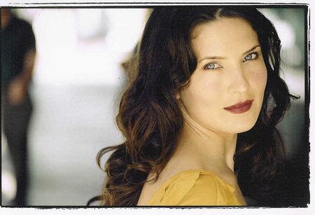 actor Melissa Steach large photo