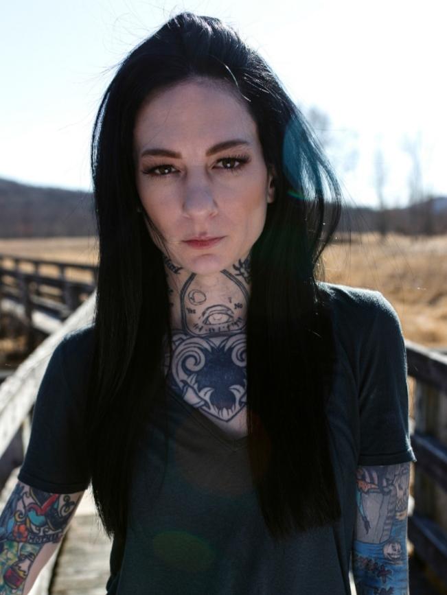 actor Kirsten Doyle large photo