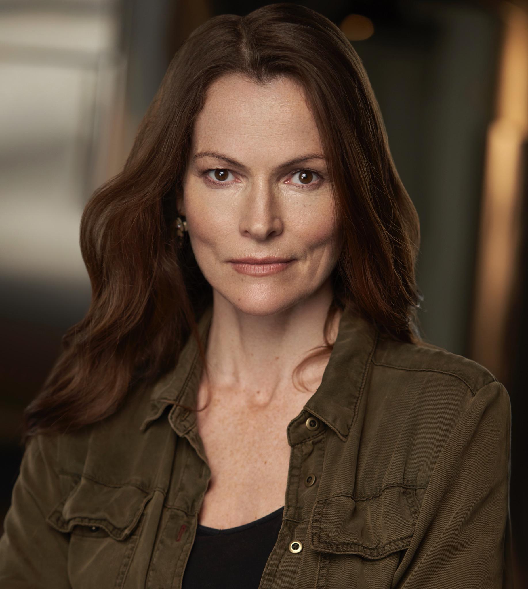 actor Selina Giles large photo