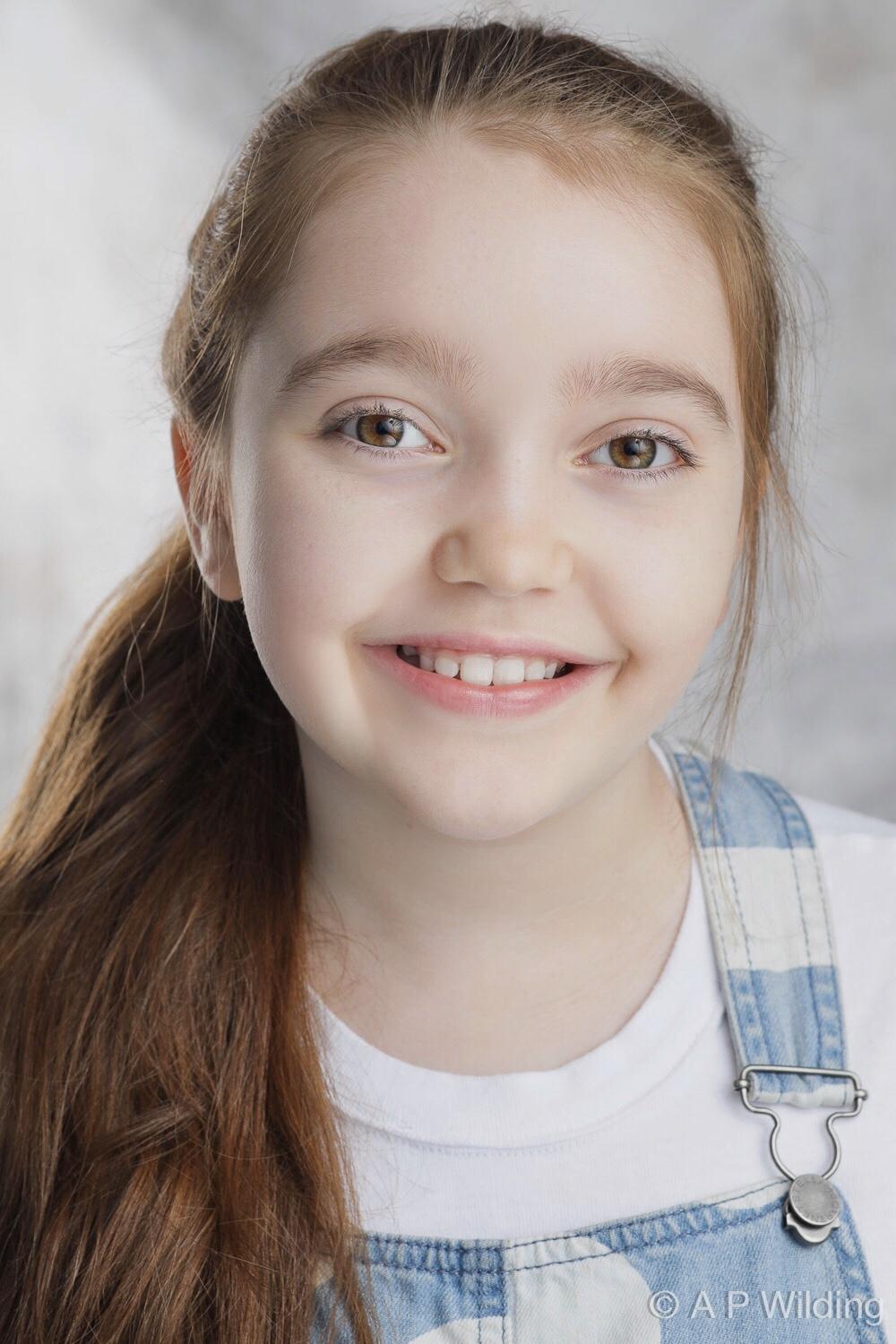 actor Tabitha Byron large photo