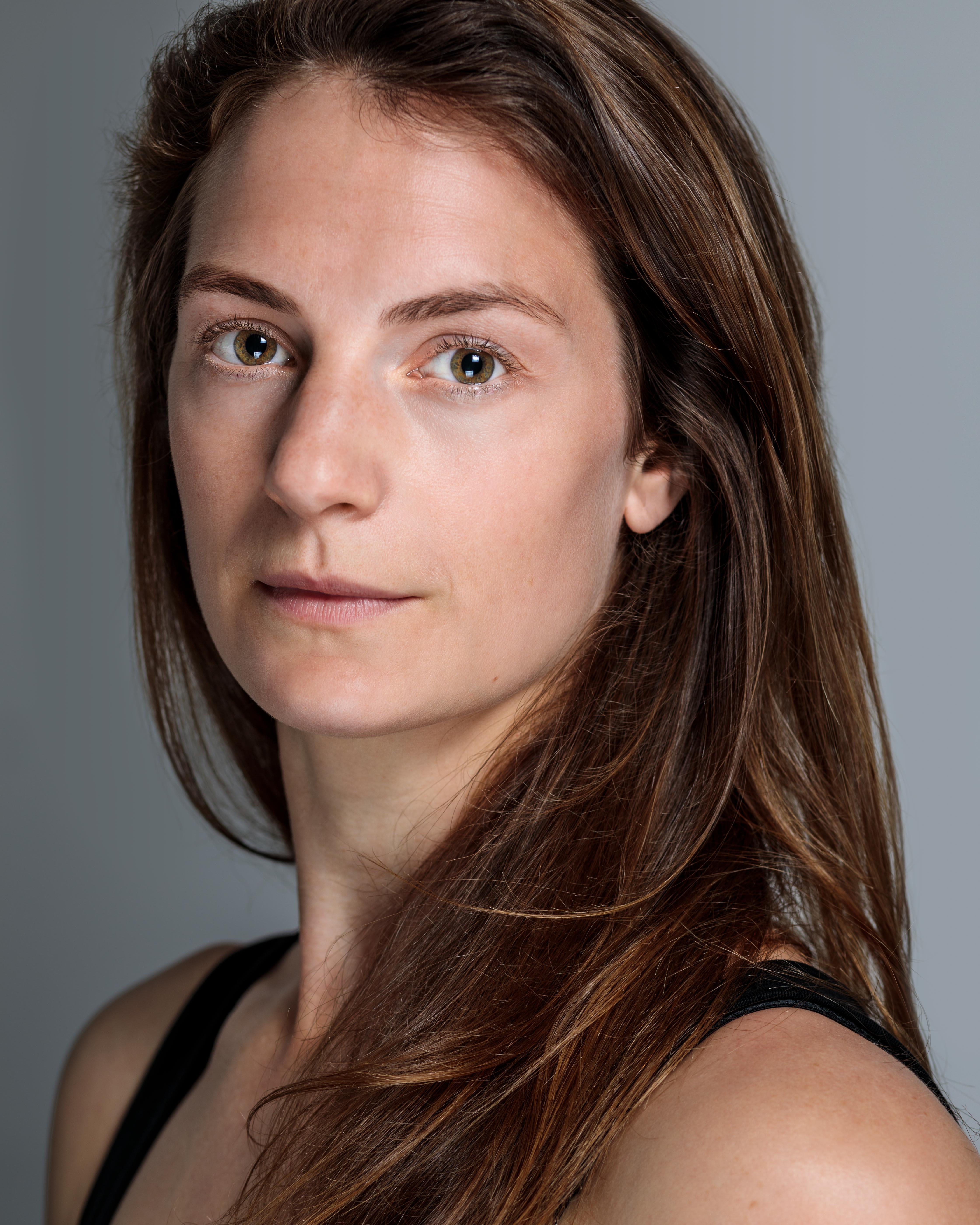 actor Jinny Lofthouse large photo