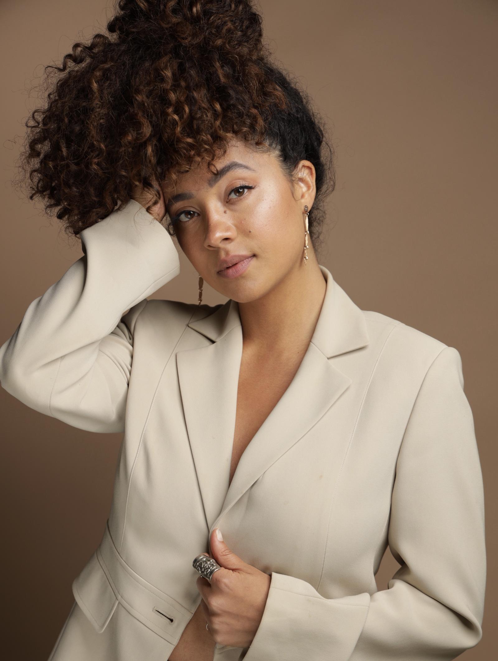 actor Raiany Silva large photo