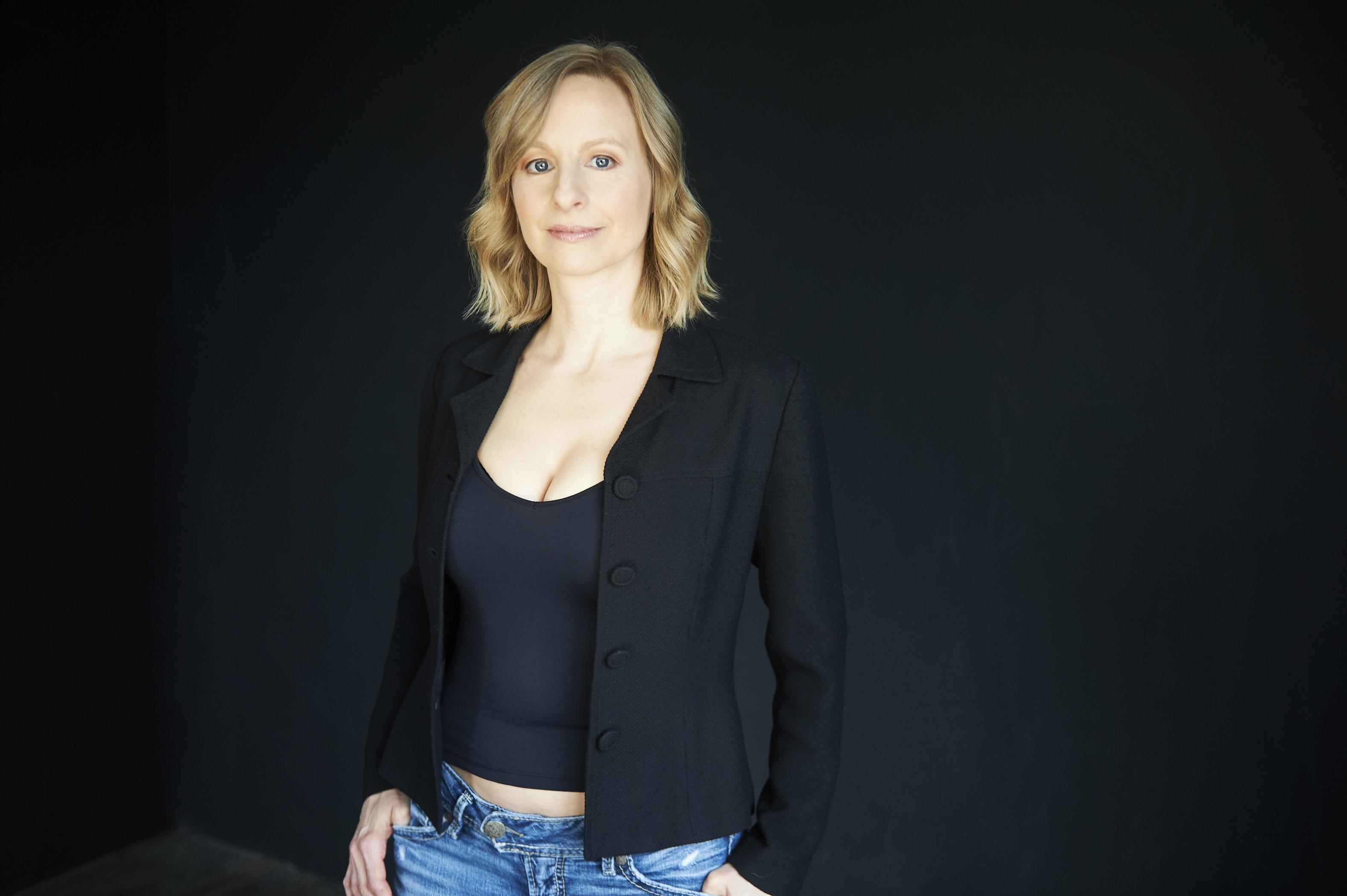 actor Marianne Sawchuk large photo