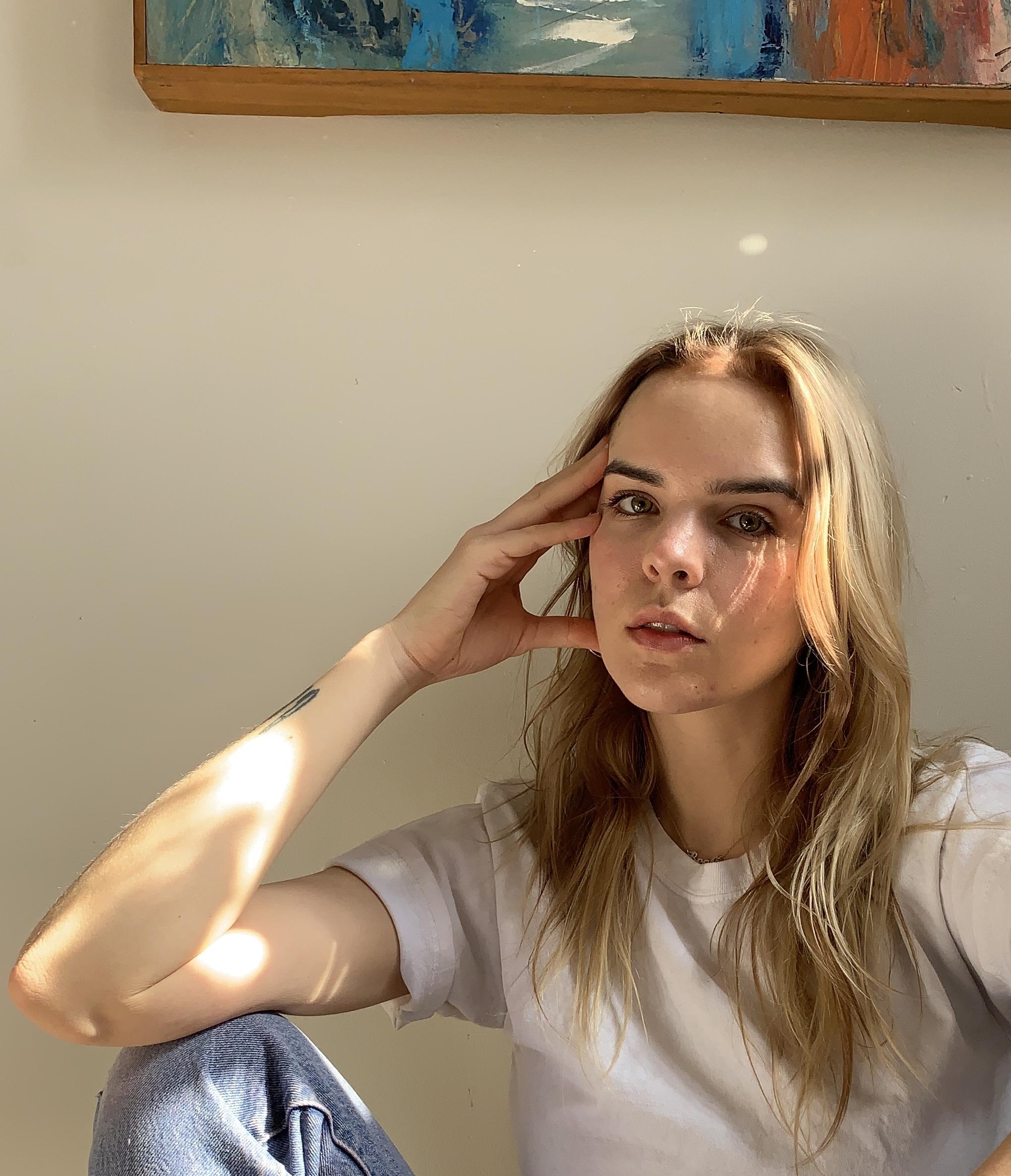 actor Meredith Johnston large photo