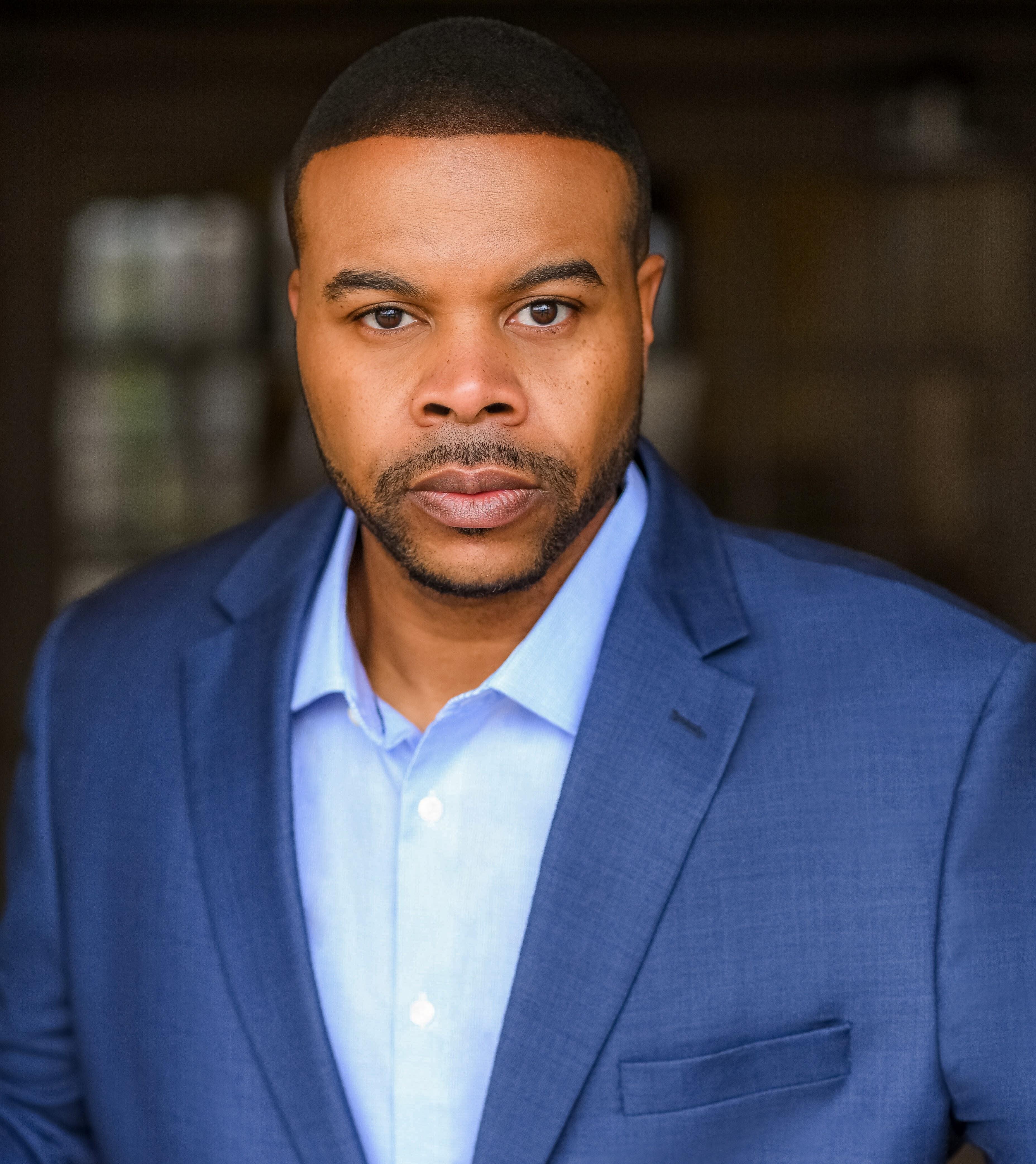 actor Georin Aquila large photo