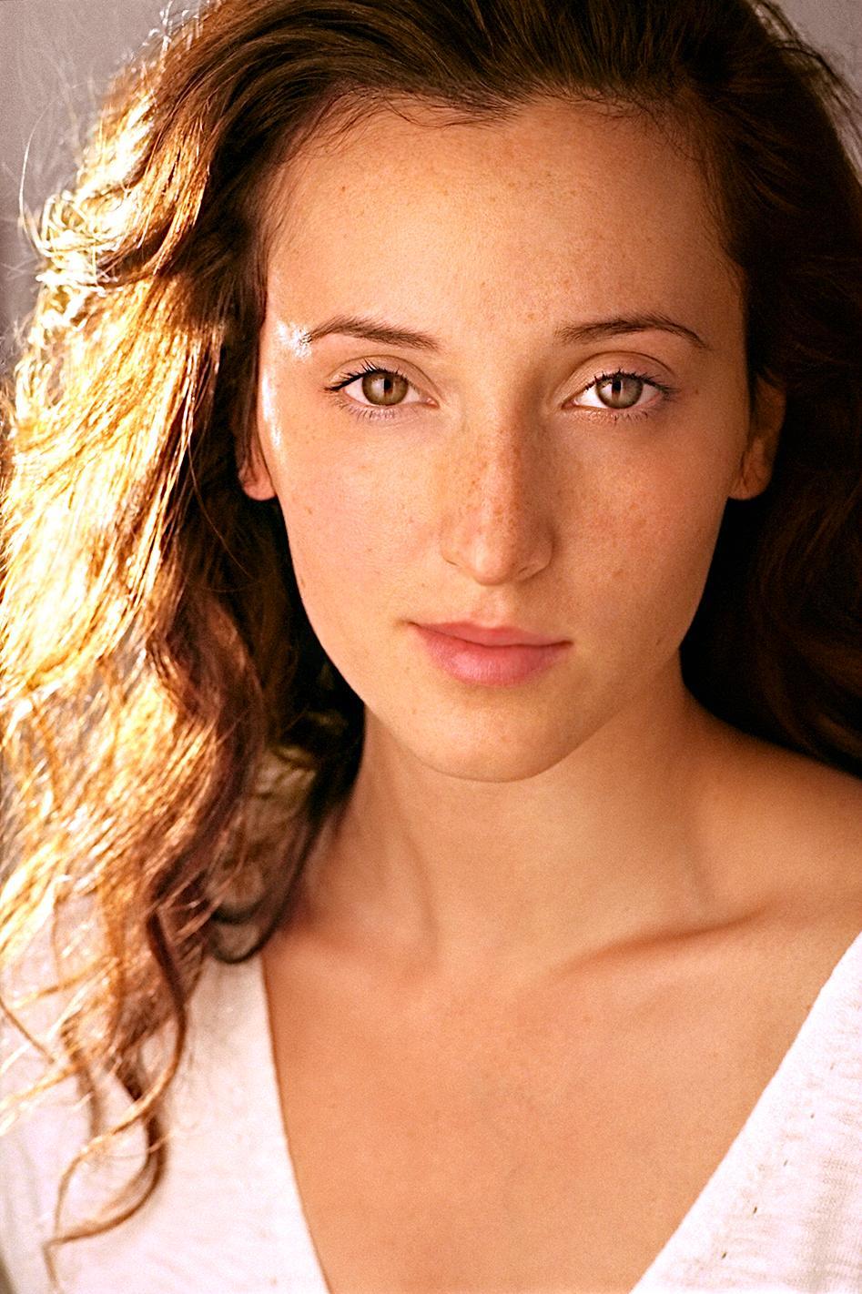 actor Daniella Alma large photo