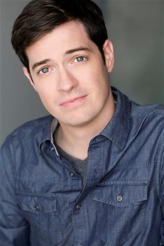 actor Dan Perrault large photo