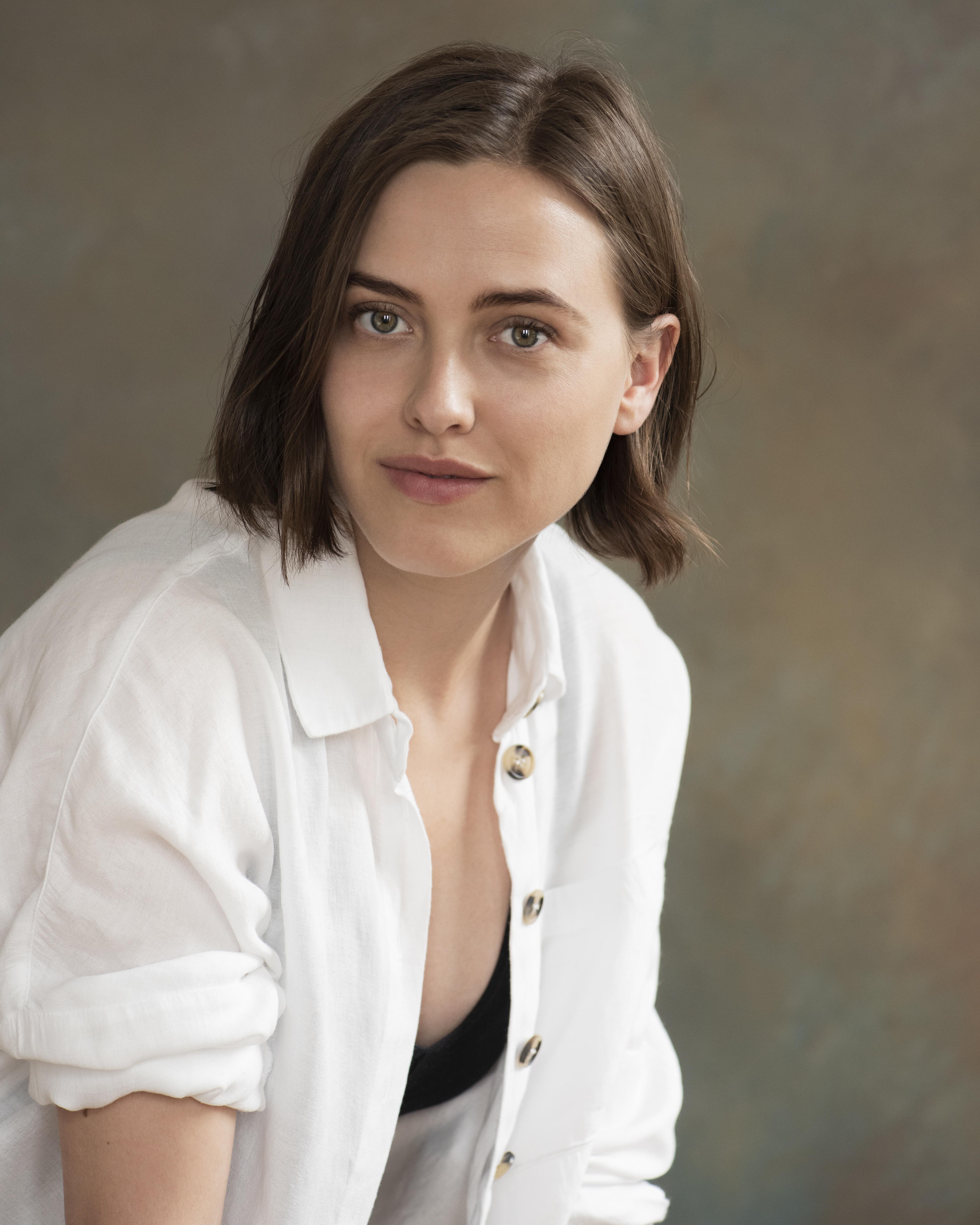 actor Elinor Crawley large photo