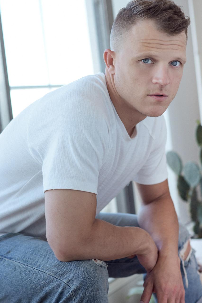 actor Rogan Christopher large photo