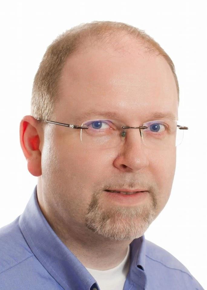 actor James Larabee large photo