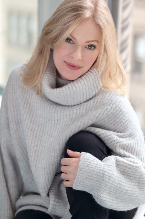 actor Lainie Ventura large photo