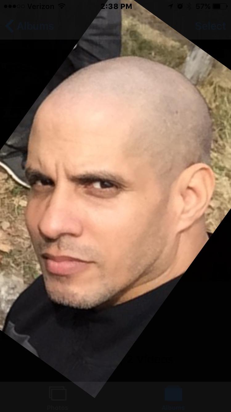 actor Manny Ayala large photo