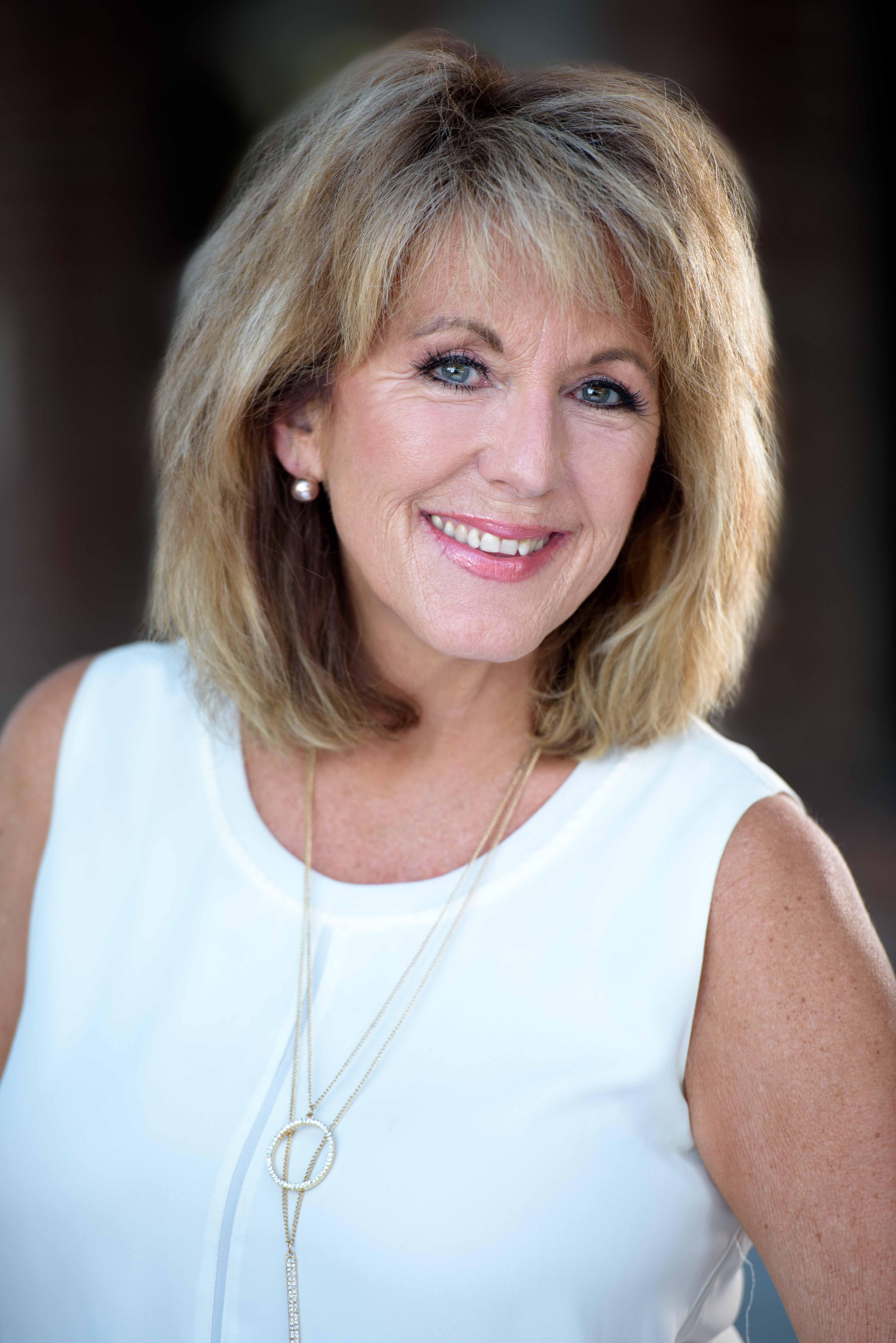 actor Analiese Anderson large photo