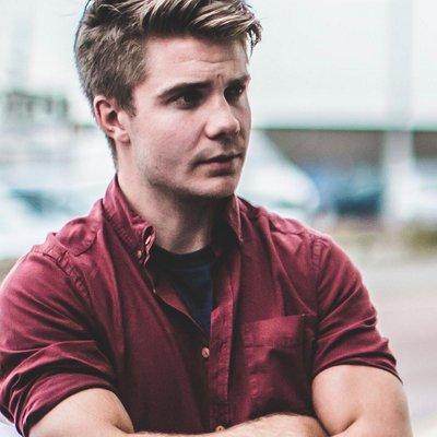 actor Greer Ellison large photo