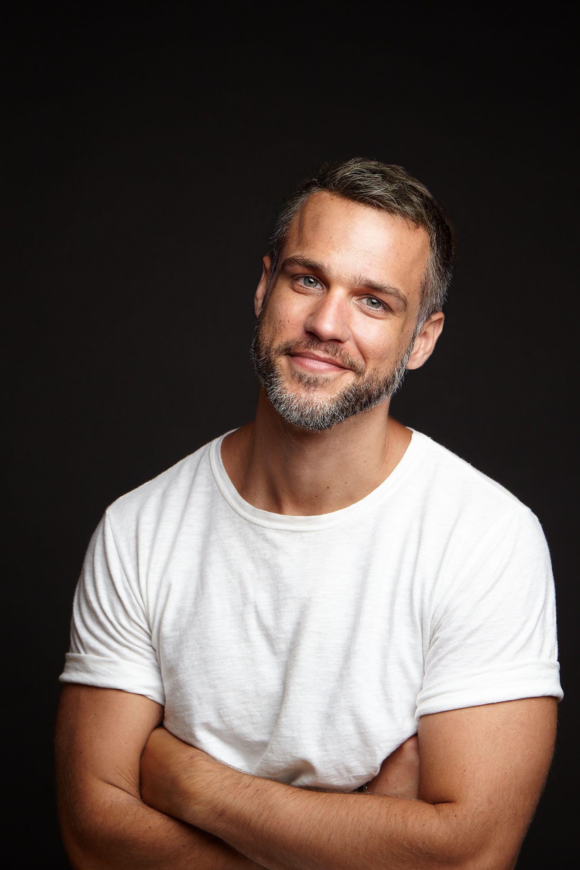 actor Taso Mikroulis large photo