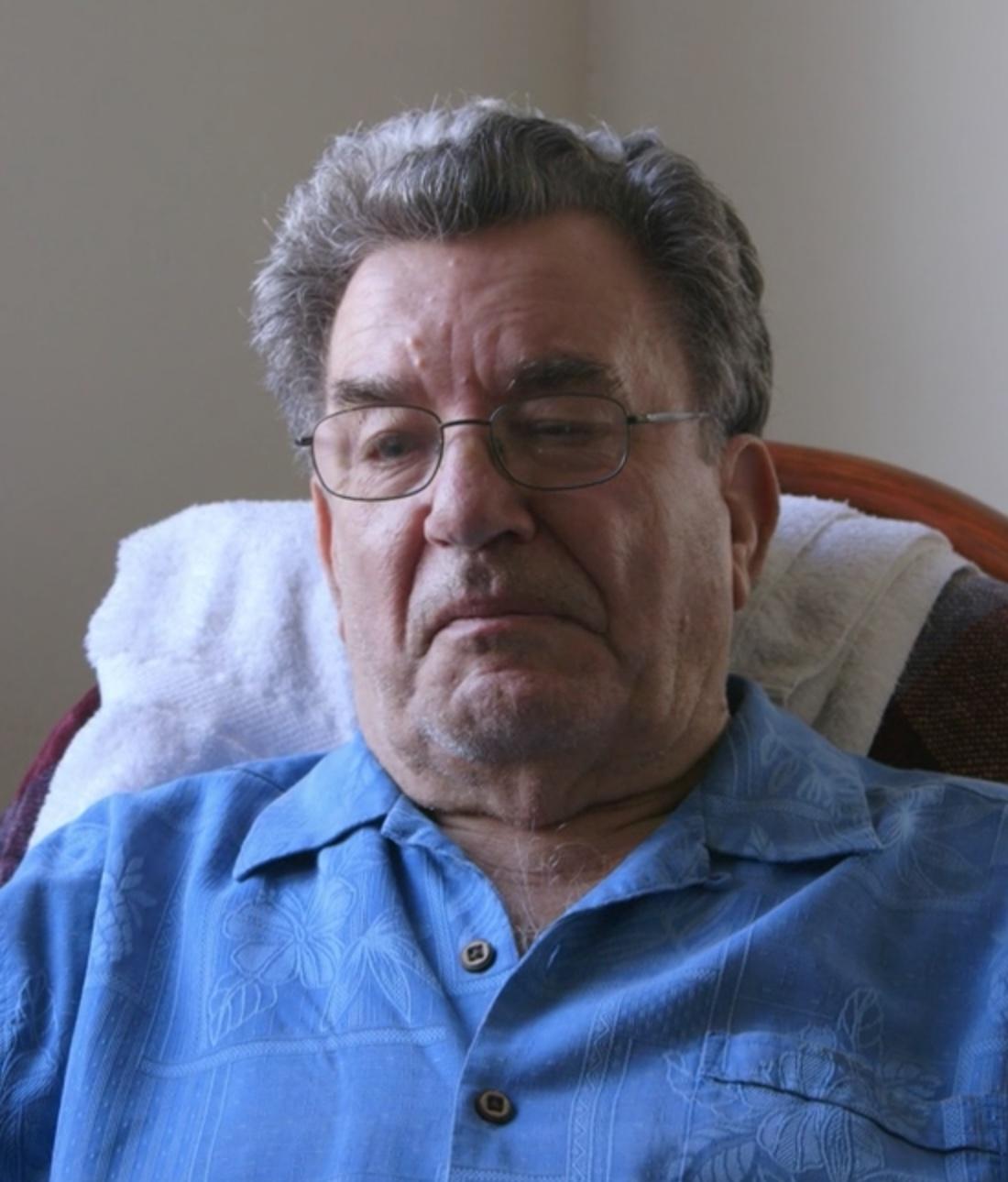 actor Lee Shook large photo