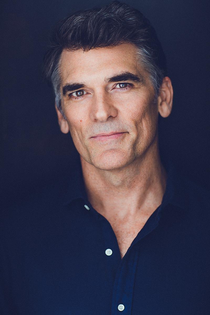 actor Robert Farrior large photo actor Robert Farrior large photo