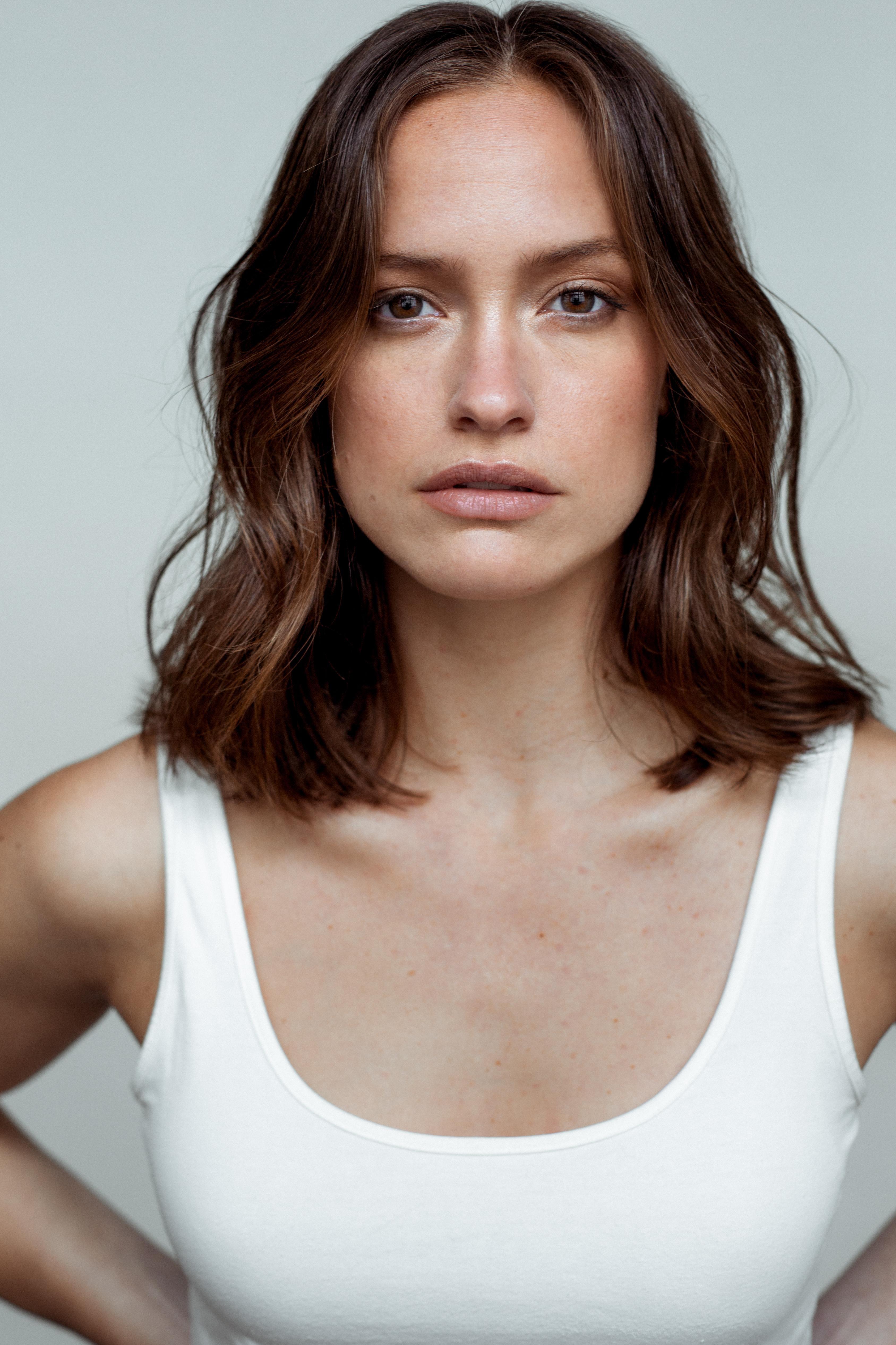 actor Christine Spang large photo