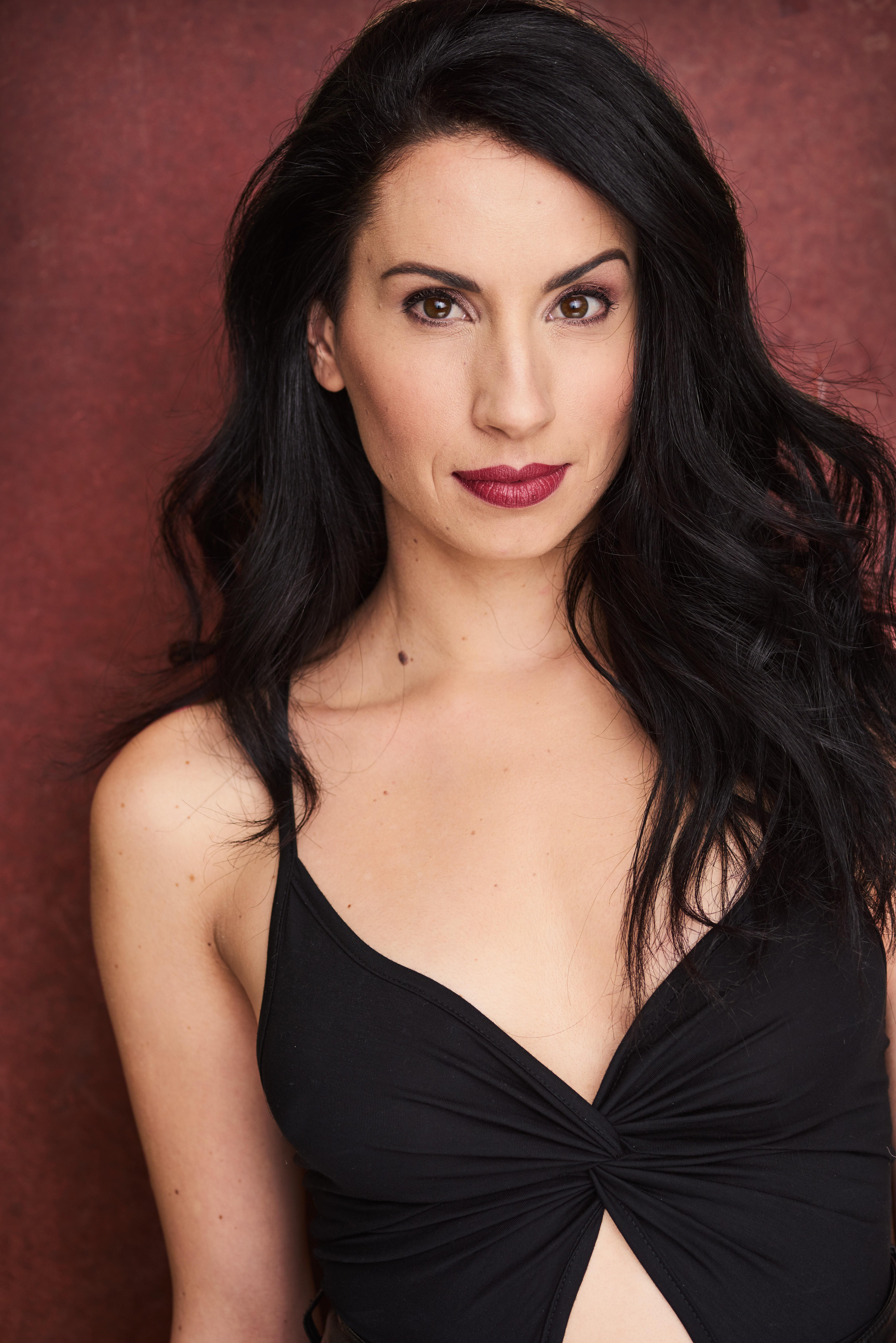 actor Abigail Hunt large photo