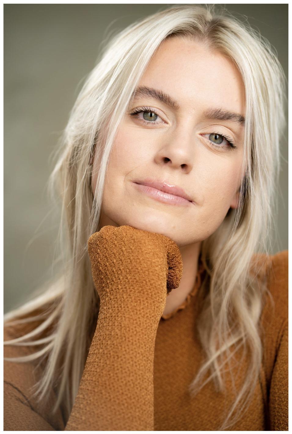 actor Samantha Katelyn large photo