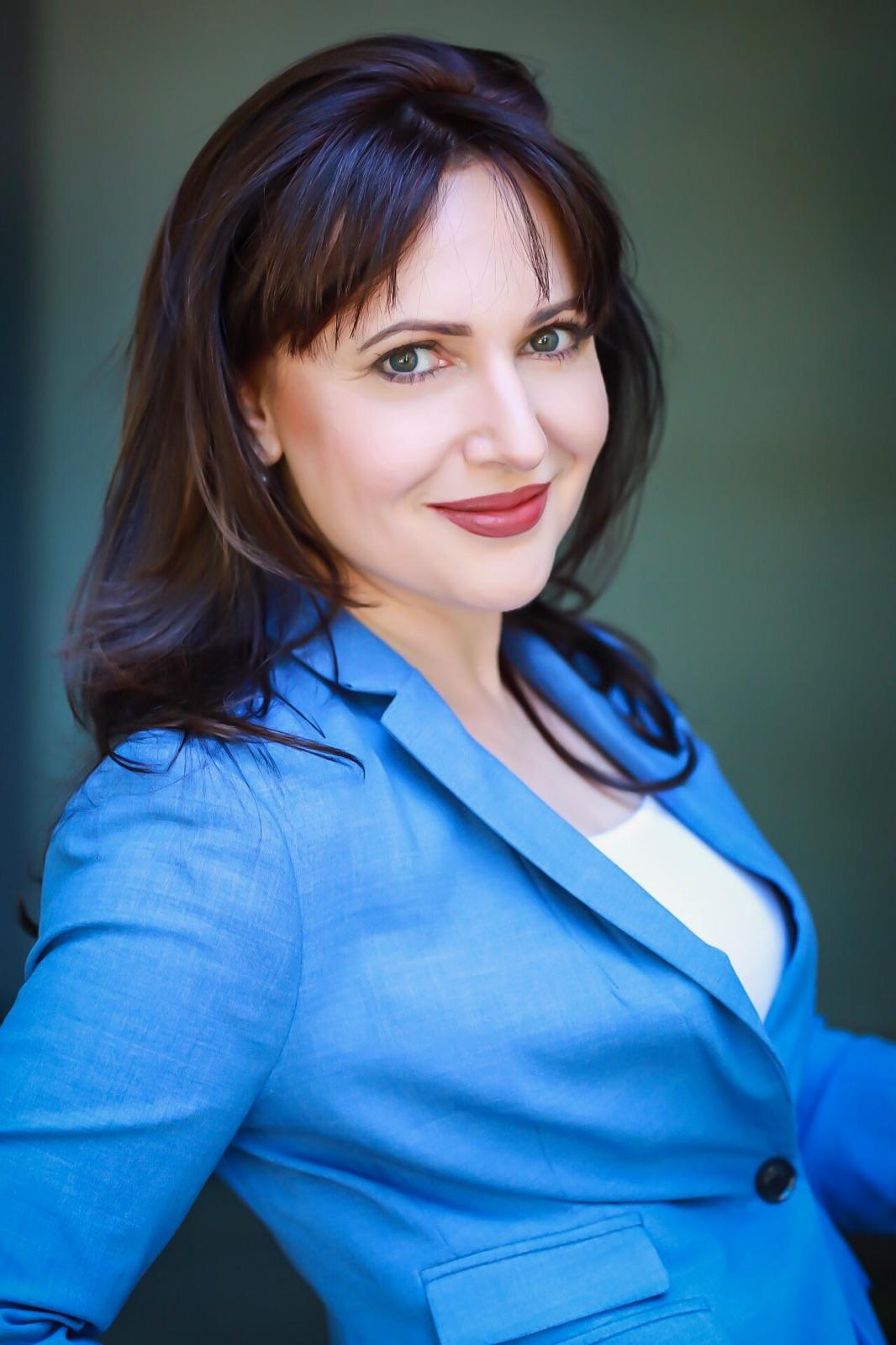 actor Yelena Protsenko large photo