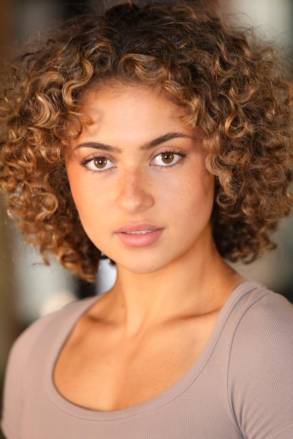 actor Annabelle Kavanagh large photo