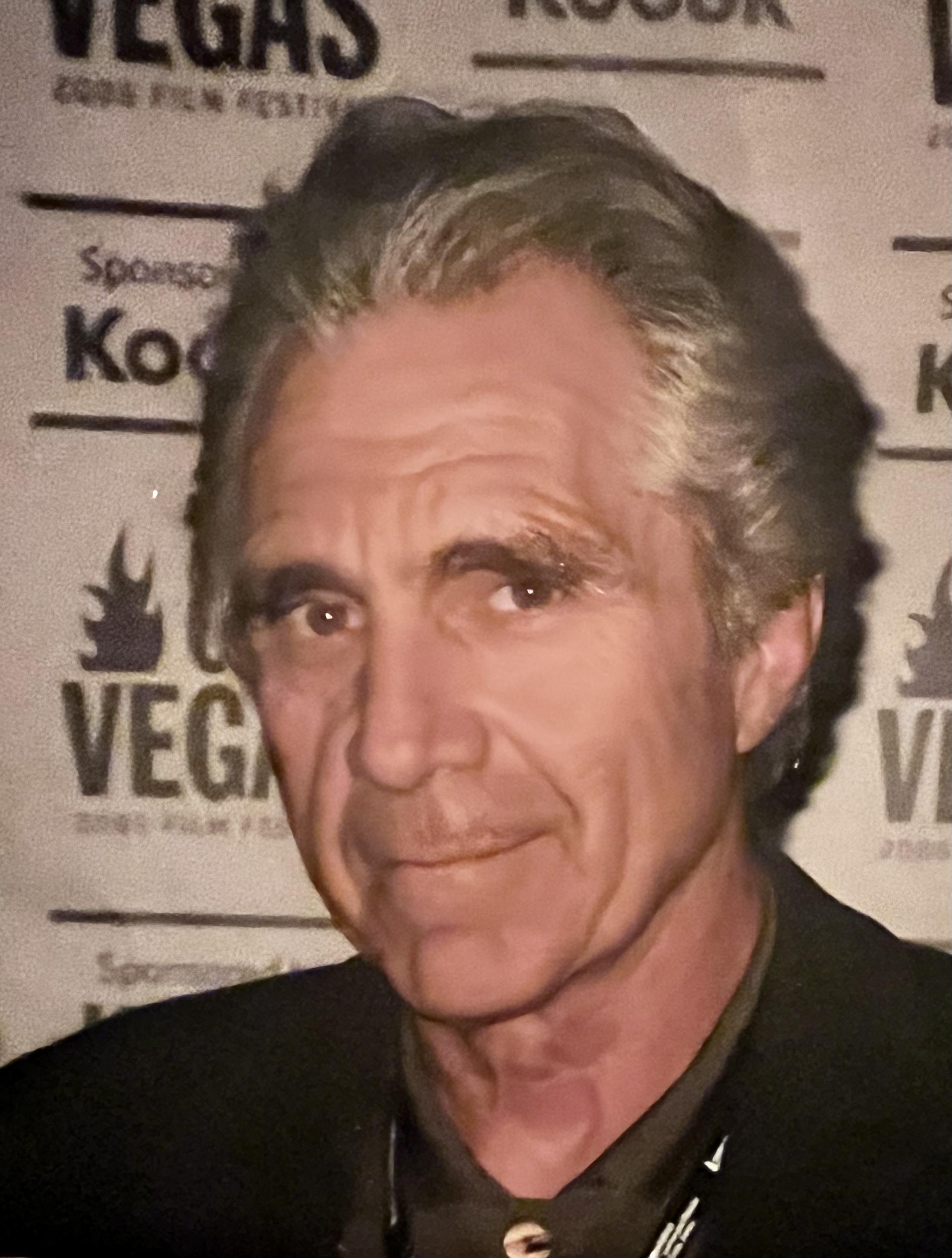 actor Ron Gilbert large photo