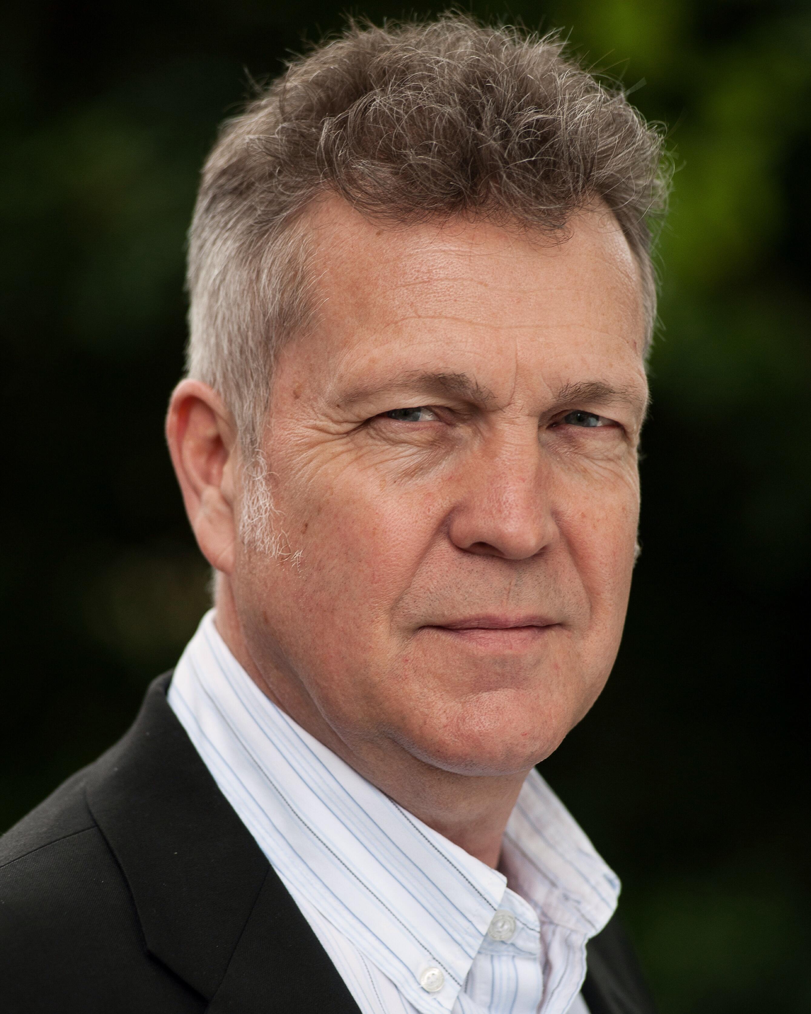 actor Steven Dolton large photo