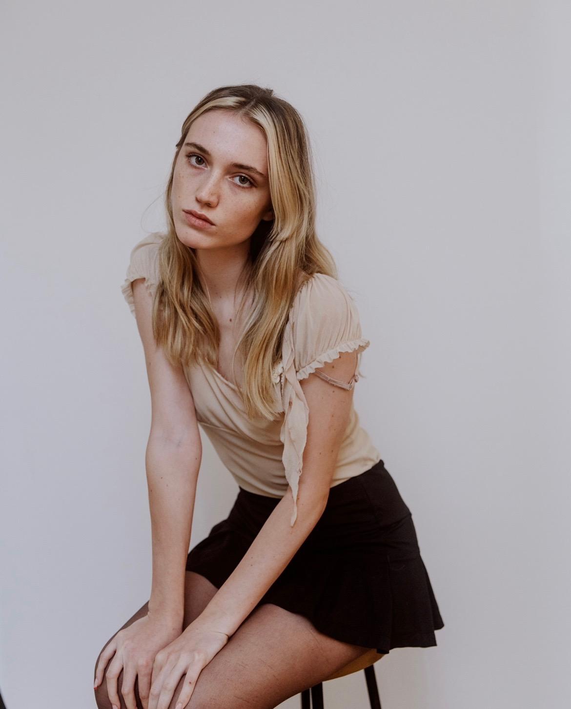 actor Samantha Carroll large photo