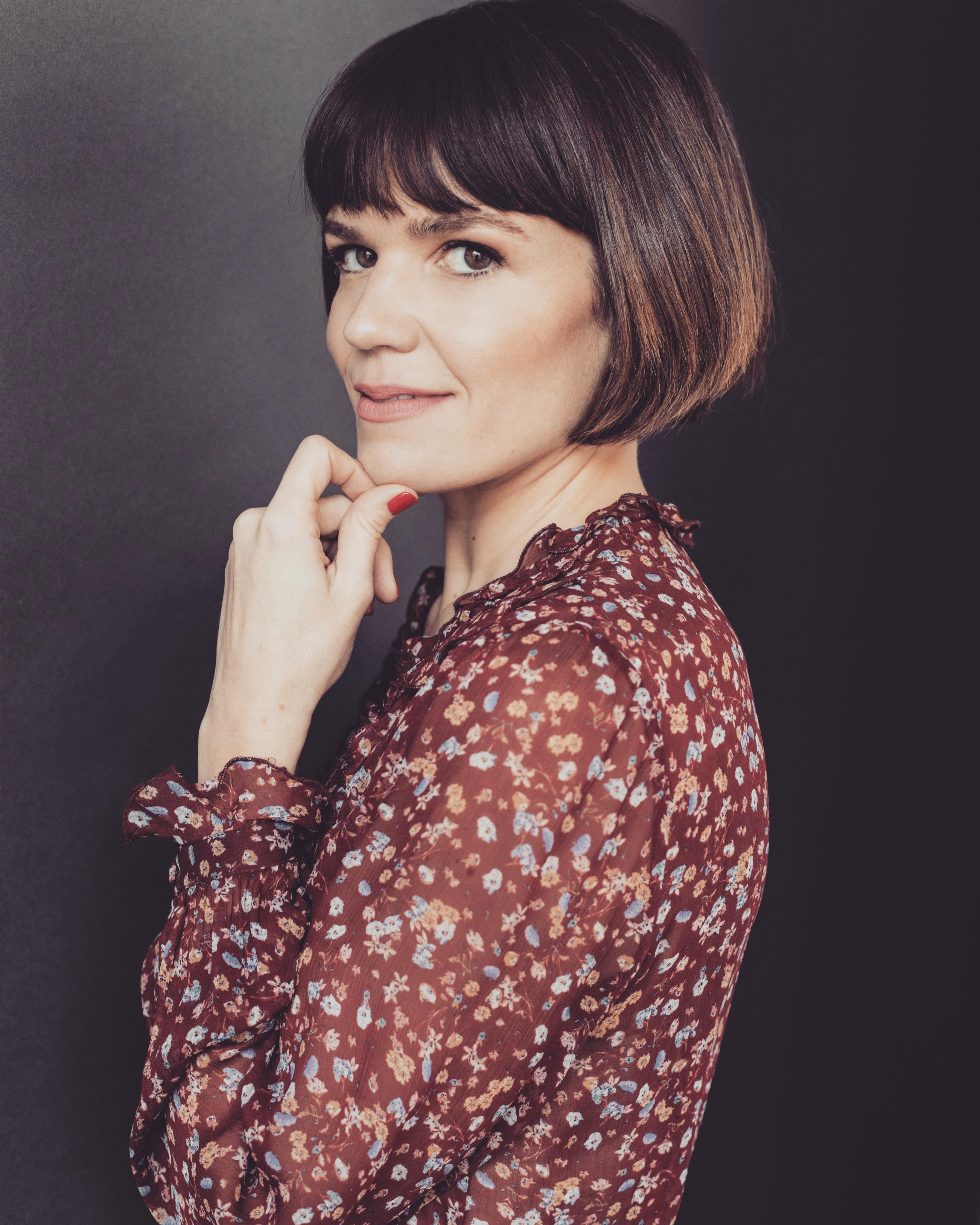 actor Diana Bentley large photo