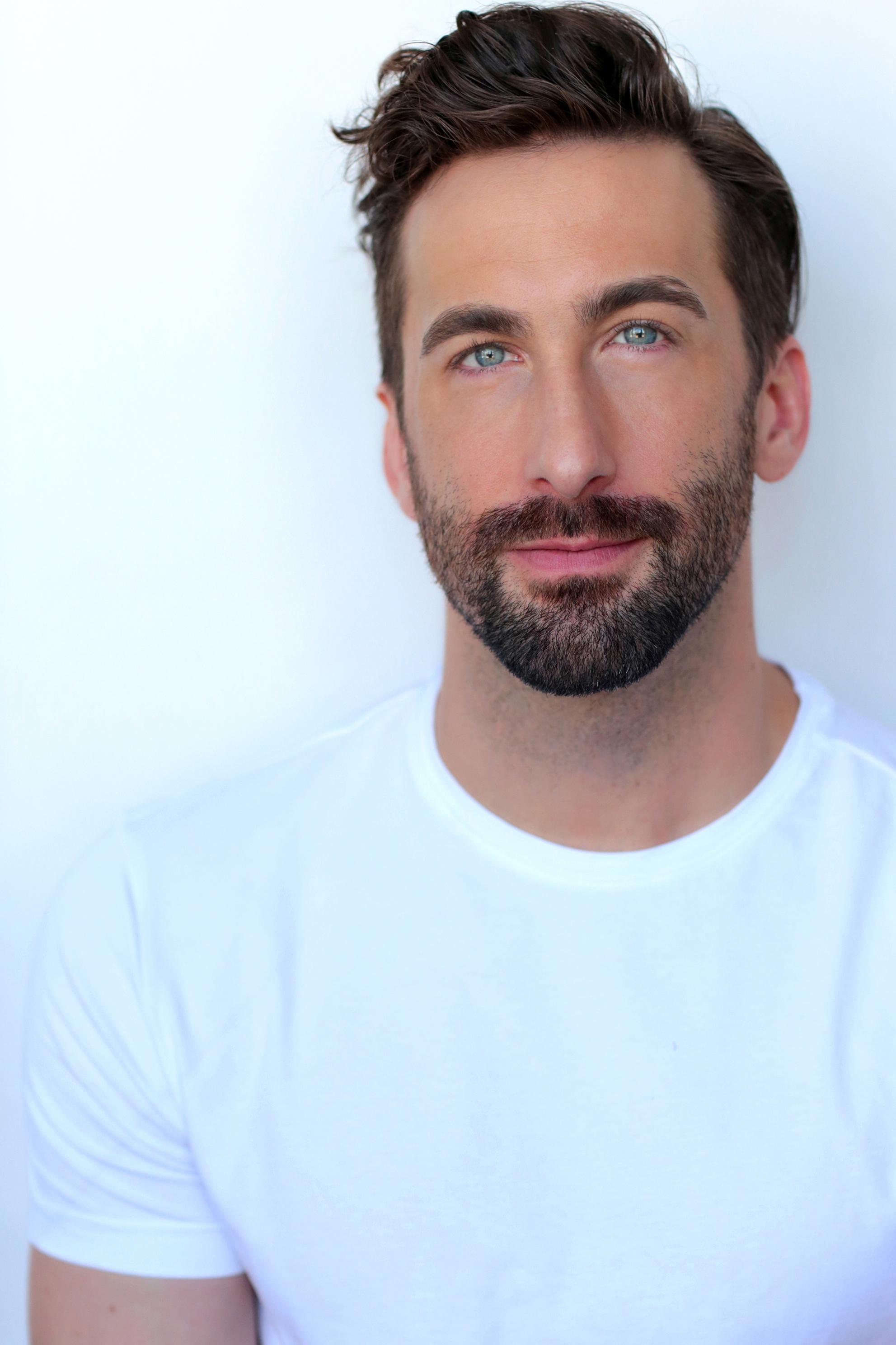 actor Travis Richardson large photo