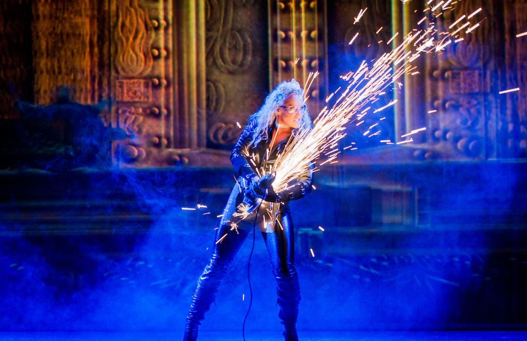 actor Penni Tovey large photo