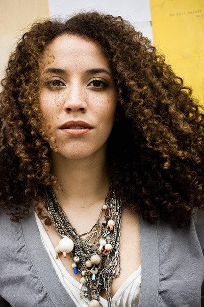 actor Jessica B. Hill large photo