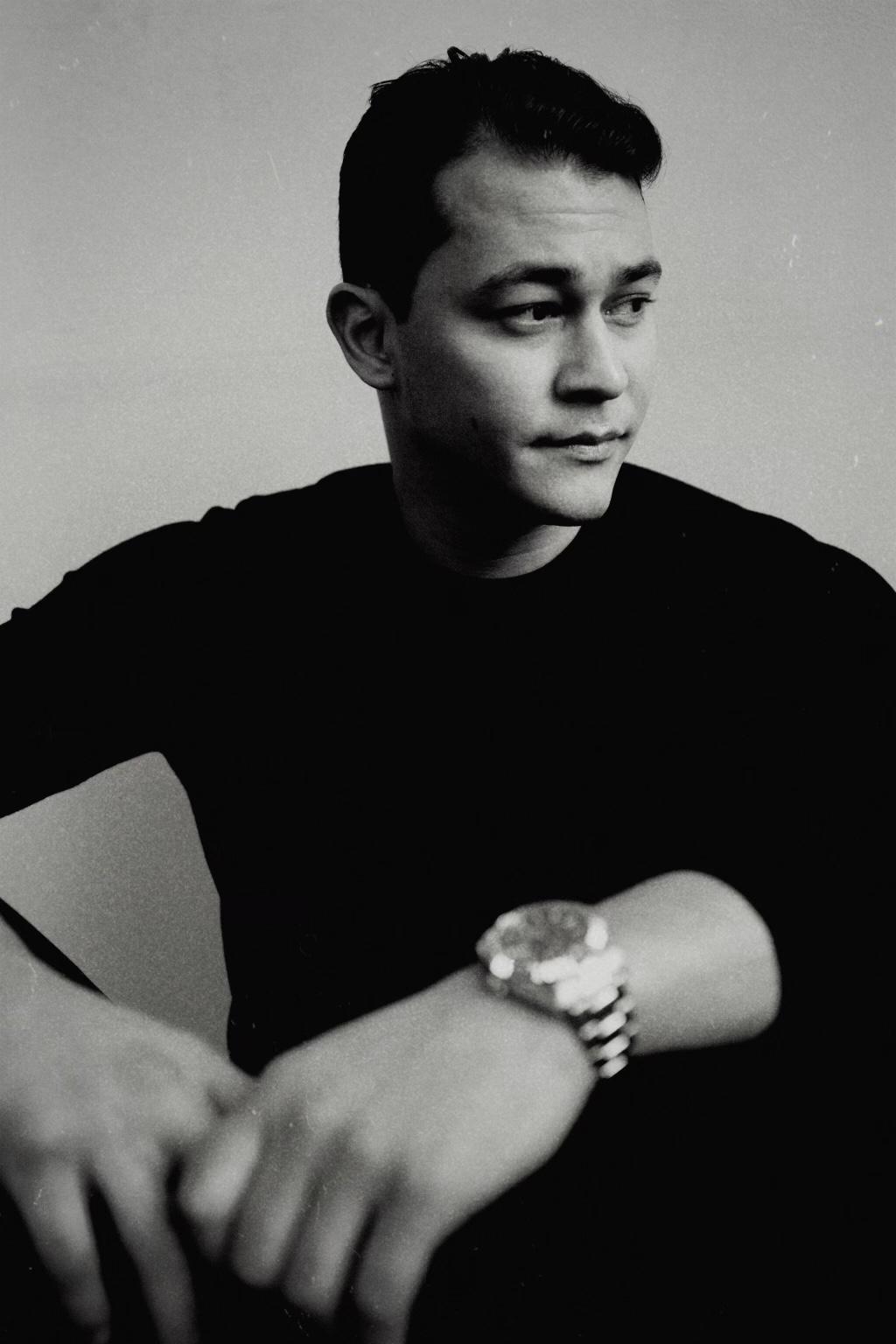 actor Emilio Vitolo large photo