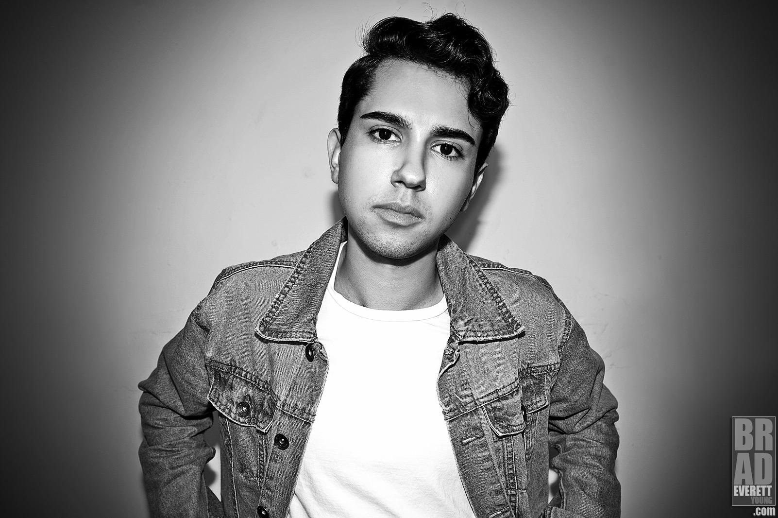 actor Abraham Rodriguez large photo