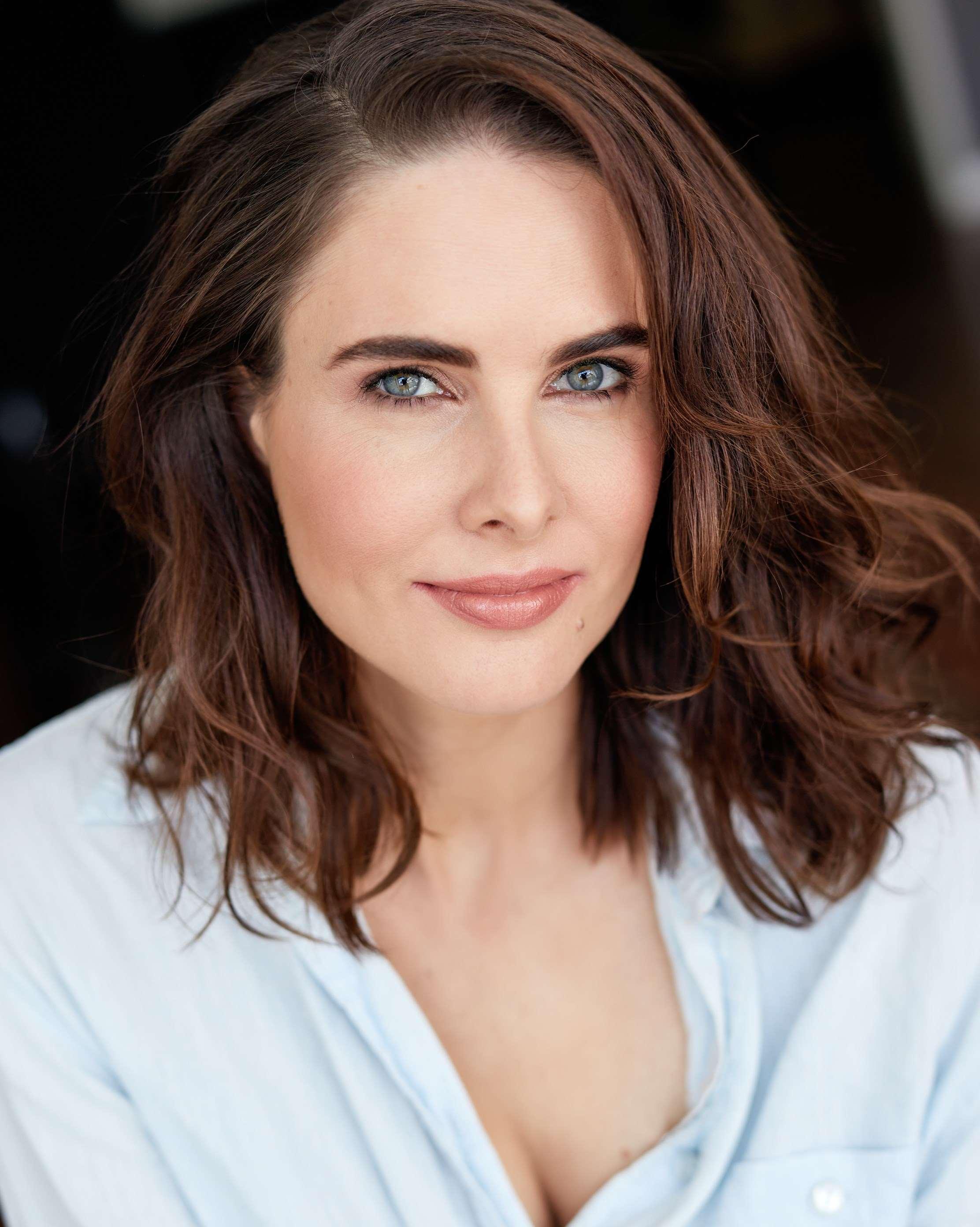 actor Alexis Watt large photo