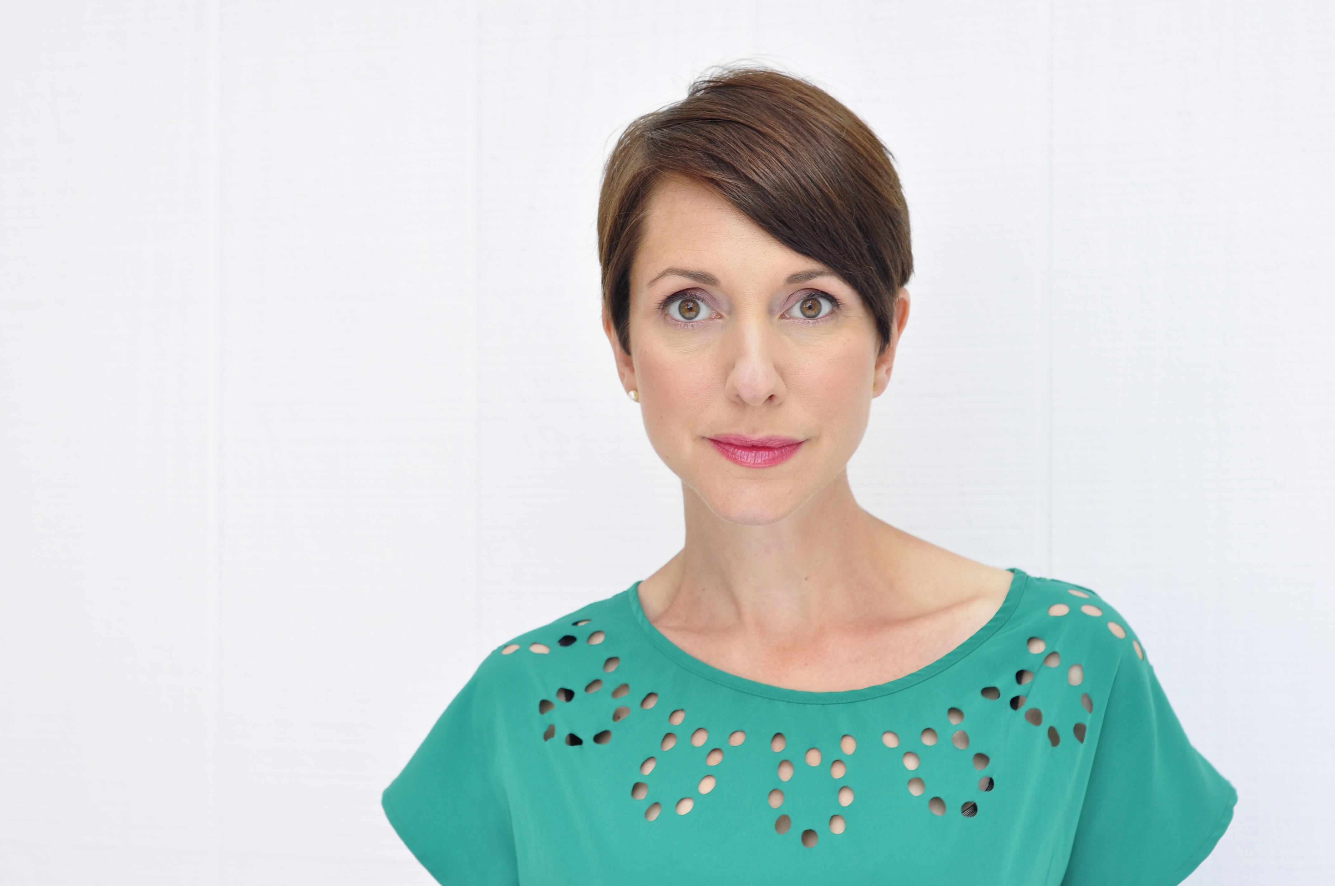 actor Karis Campbell large photo